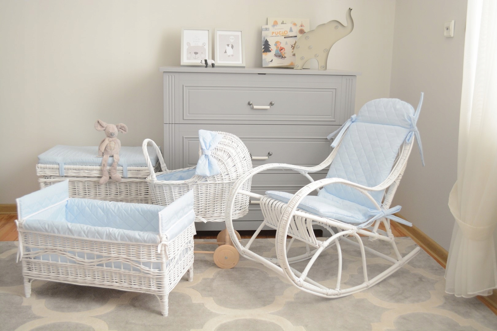 Fotelik bujany z wikliny dla DZIECKA kolor BIAŁY Marka Wiklinowa Wieś