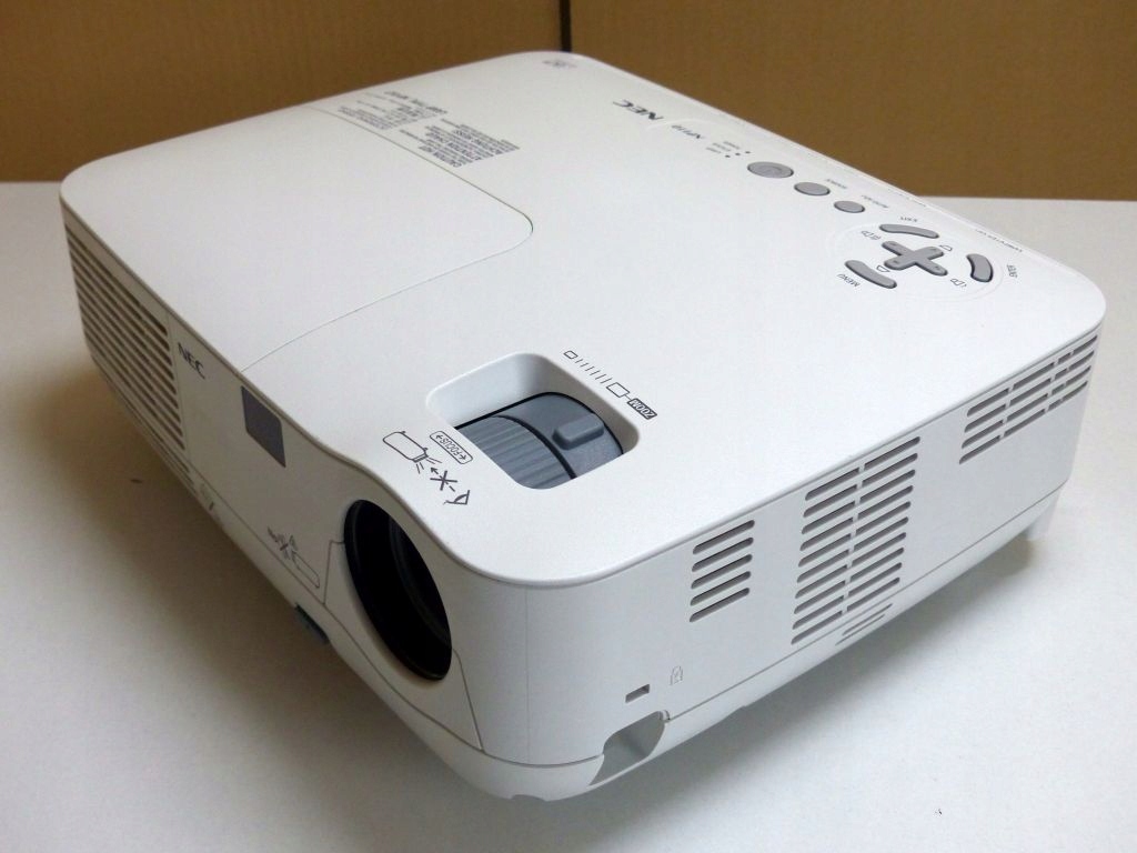 PROJEKTOR RZUTNIK NEC NP110 DLP XBOX PS4 TV KINO Marka NEC