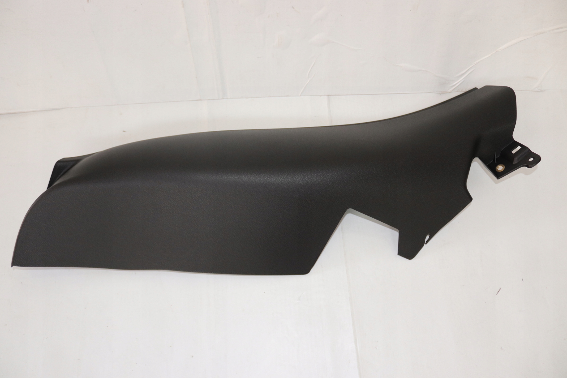 

Opel Astra K Kombi Osłona Pasa Tylnego Lewa