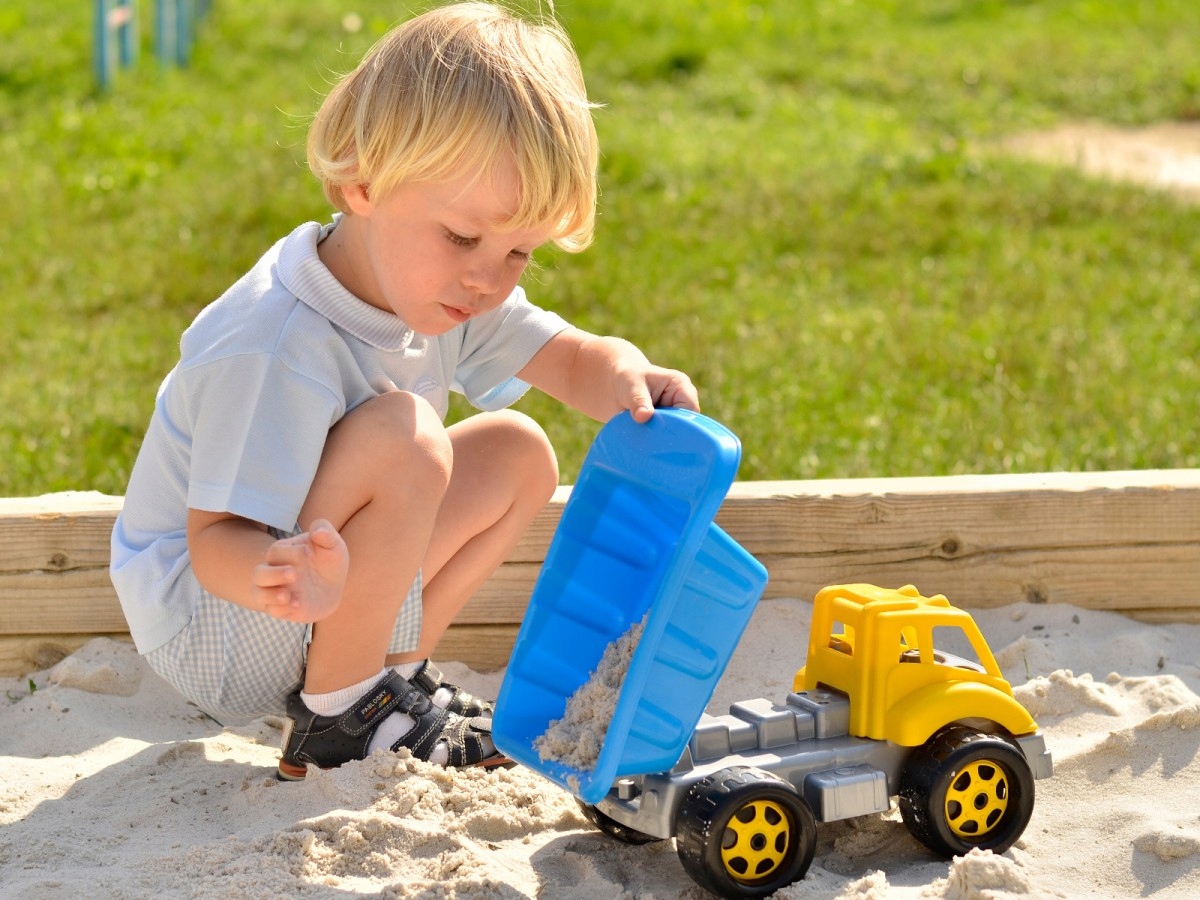 NOWOŚĆ Duża WYWROTKA trzy kolory AUTKO ciężarówka Wiek dziecka 12 m +