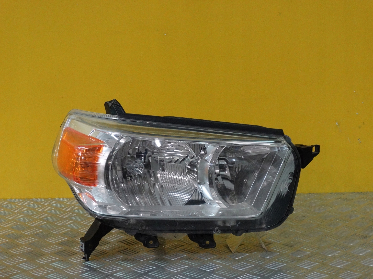 TOYOTArunner 2010- ФАРА ФАРА ПЕРЕД ПРАВА