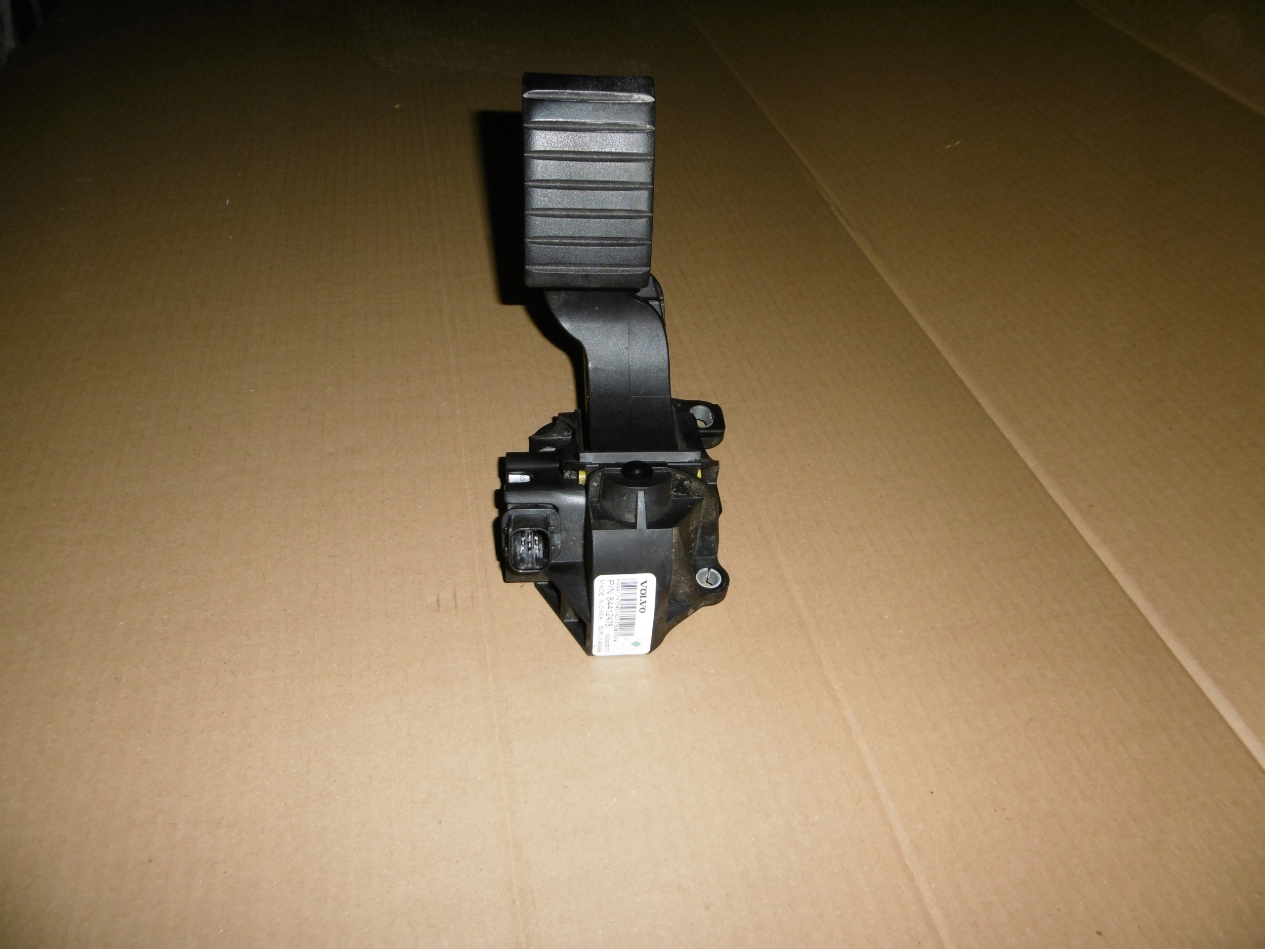 POTENCJOMETR PODAŁ GAZU VOLVO FM 4 oryg.