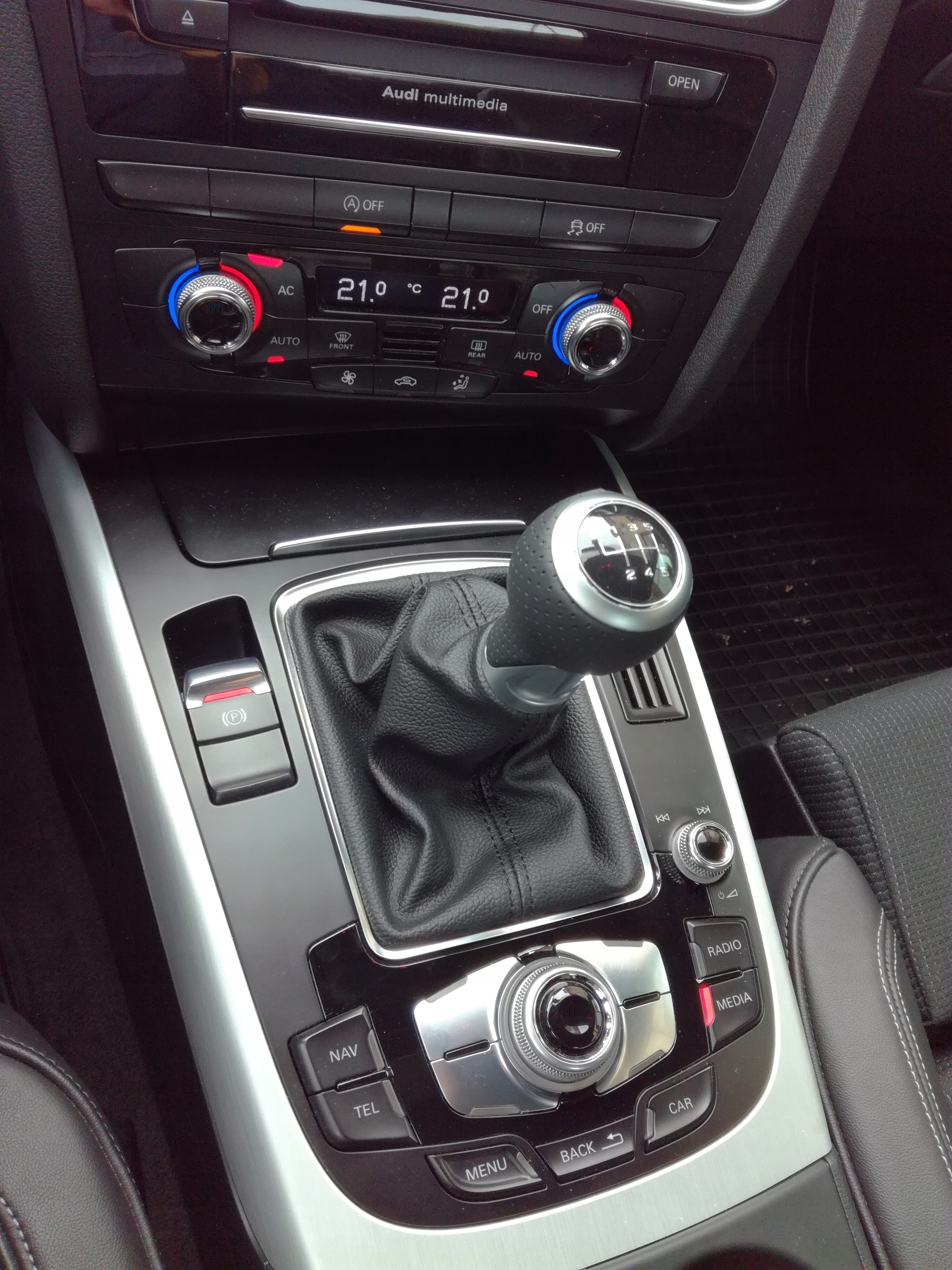 

Mieszek Gałka Zmiany Biegów Audi A4 B8 A5 Q5 Sline