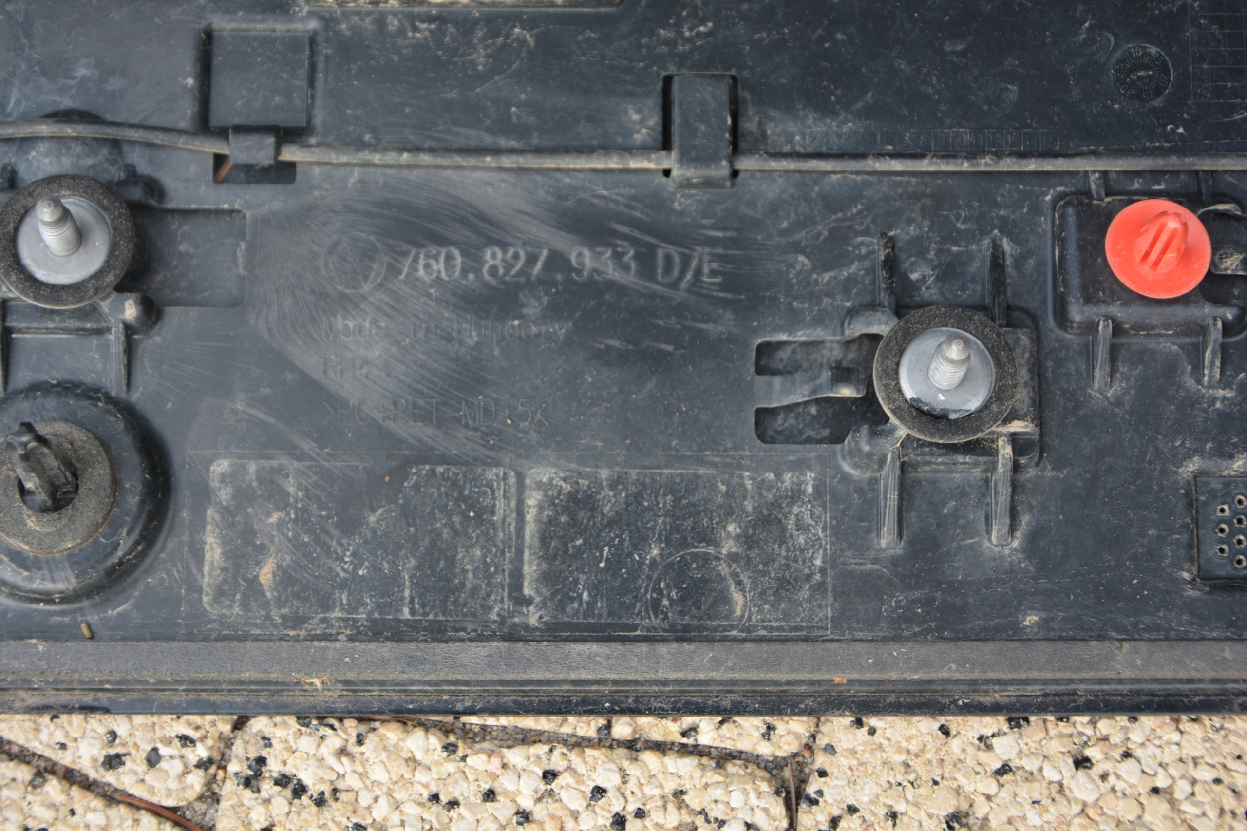 SPOJLER KLAPY BAGAŻNIKA VW TOUAREG 3 760827933D/E Numer katalogowy oryginału 760827933D