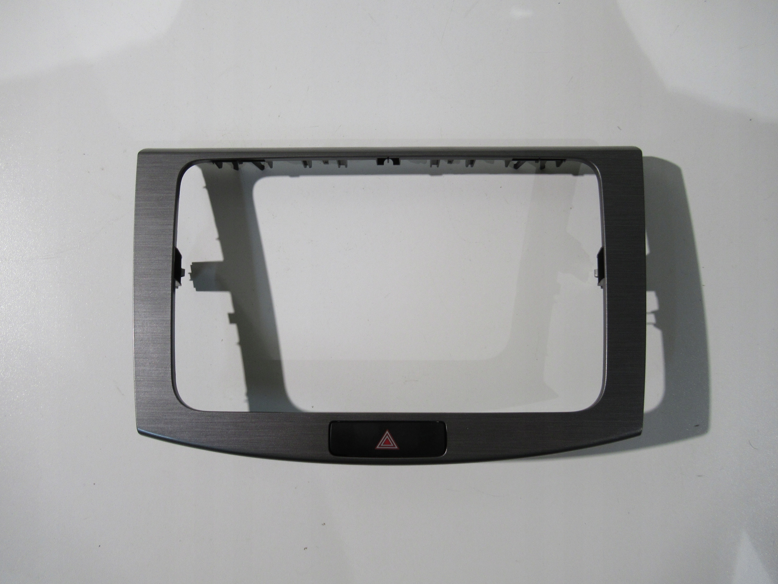 RAMKA RADIA NAWIGACJI VW PASSAT B7 3AA858069H