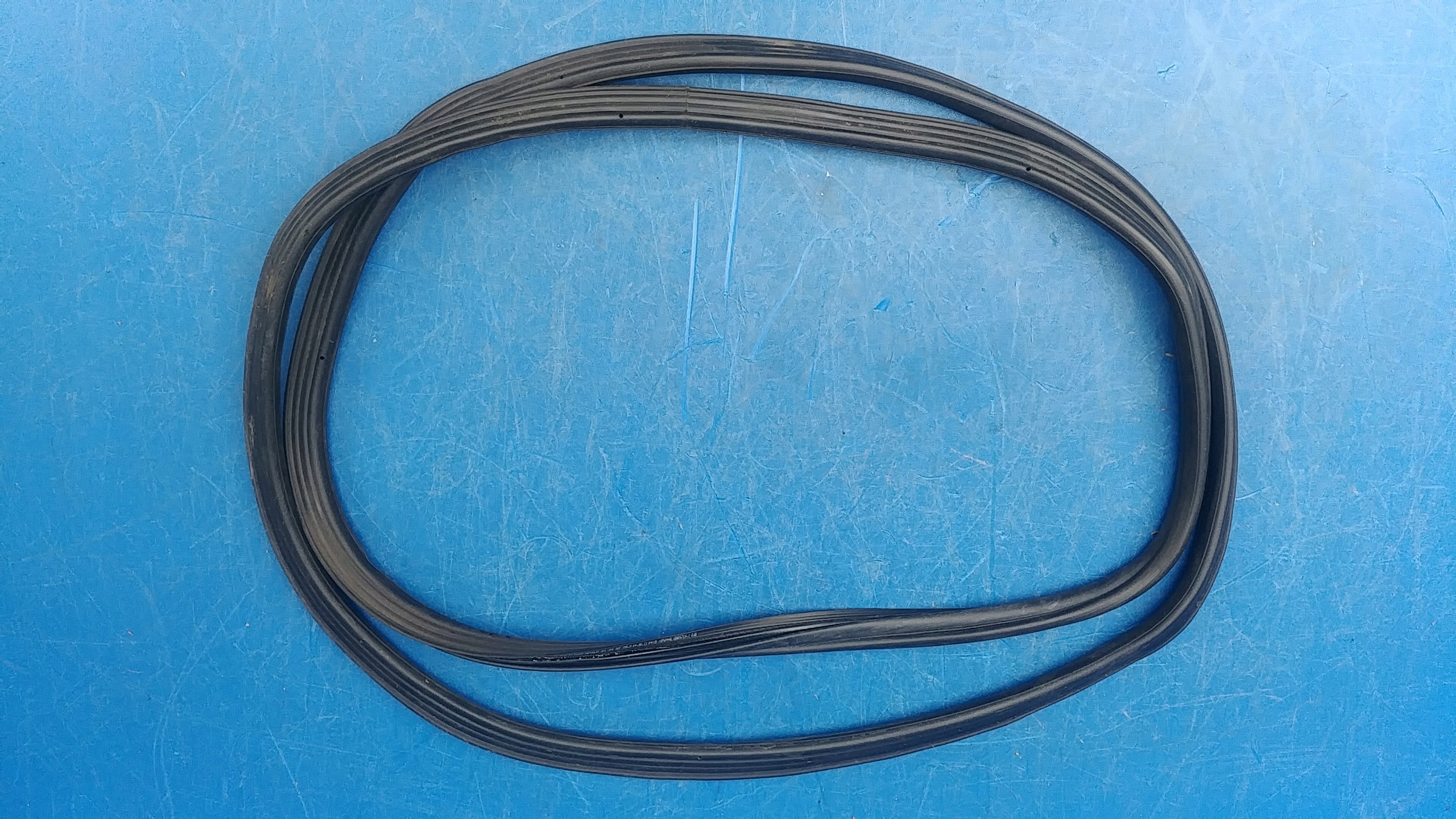 7P5827705D 7P5827705 - Прокладка крышки багажника Porsche Cayenne 7p5 958