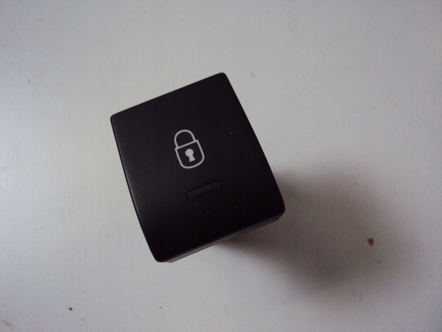 PANEL PRZYCISK ZAMKA NISSAN QASHQAI J11