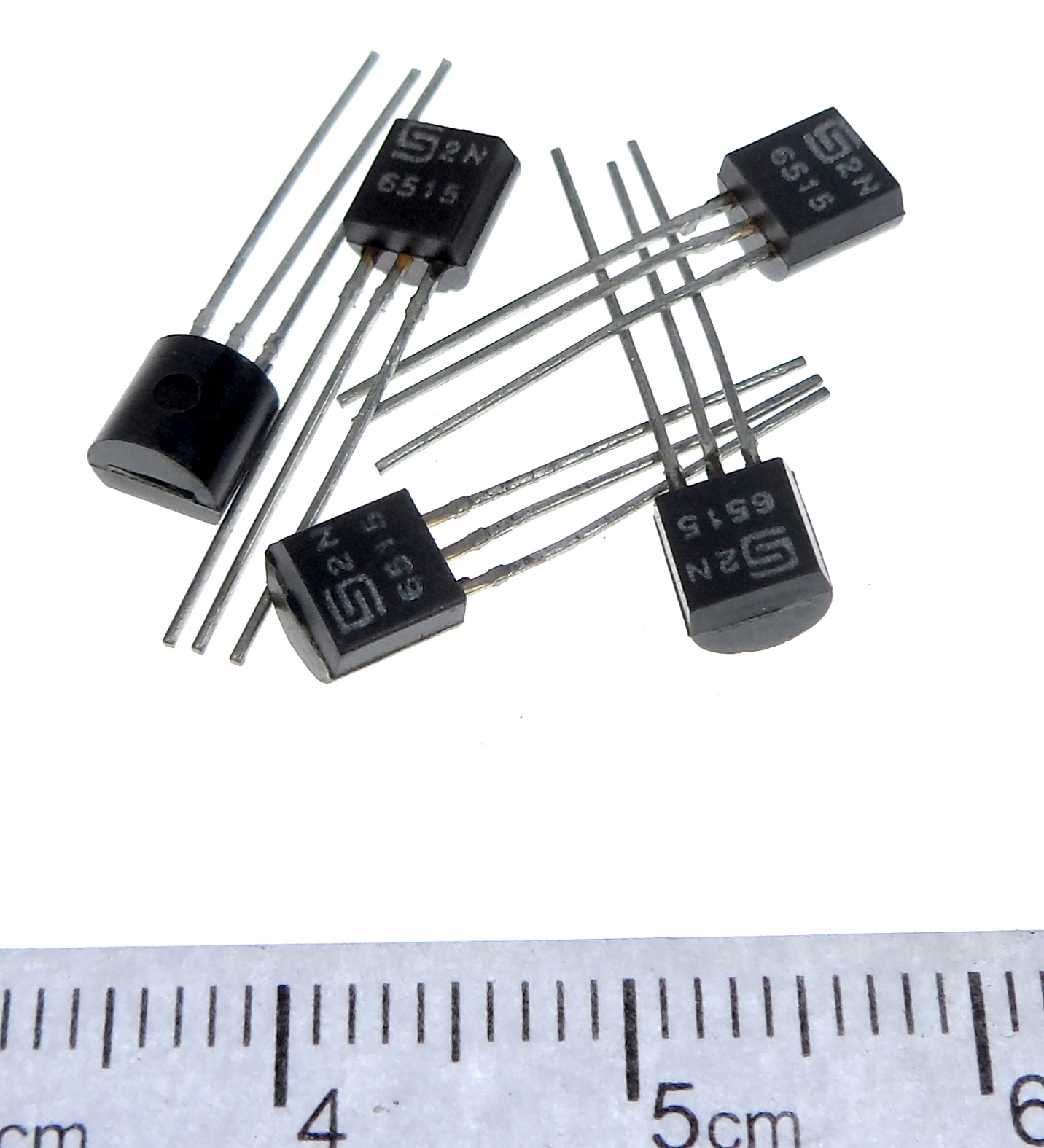 [STcs] 2N6515 Npn 250V 0A5 40Mhz TO92