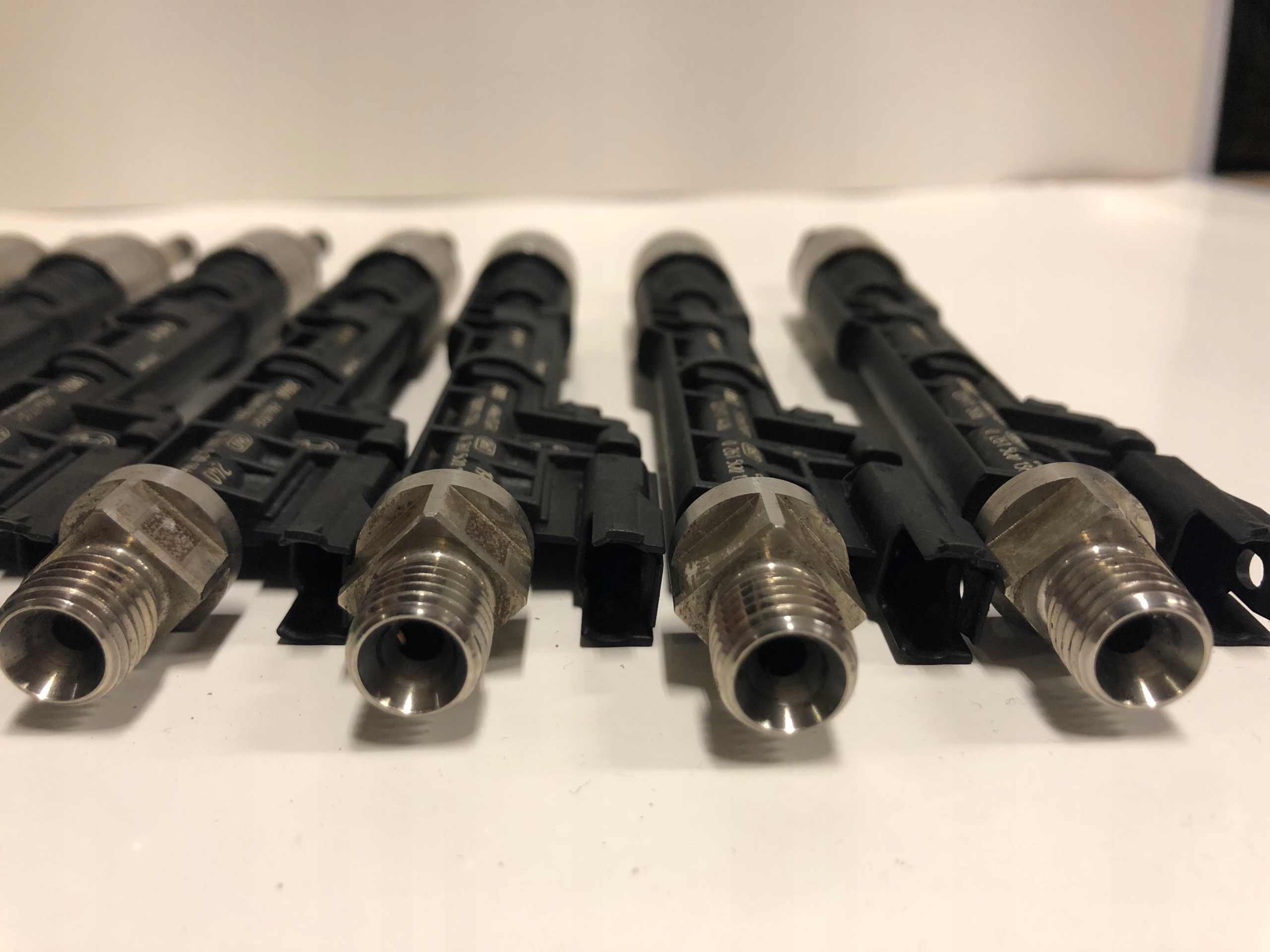 WTRYSKIWACZ BMW F01 F10 750 N63 0261500136 7599876 Typ samochodu Samochody osobowe