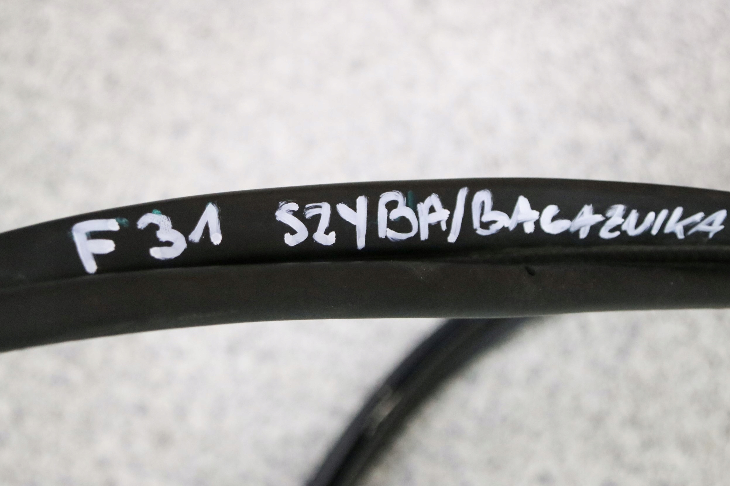 BMW F31 USZCZELKA SZYBY KLAPY TYŁ TYLNEJ BAGAŻNIKA Typ samochodu Samochody osobowe