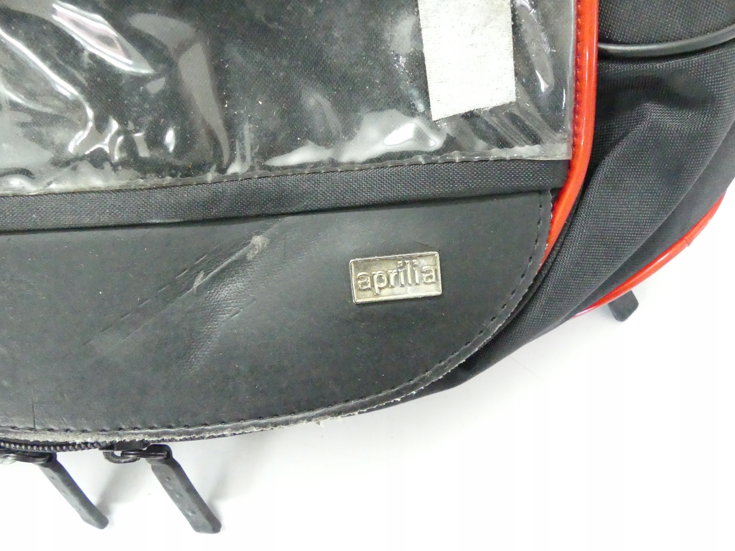 КРЫШКА БАКА ДЛЯ ХРАНЕНИЯ APRILIA SHIVER