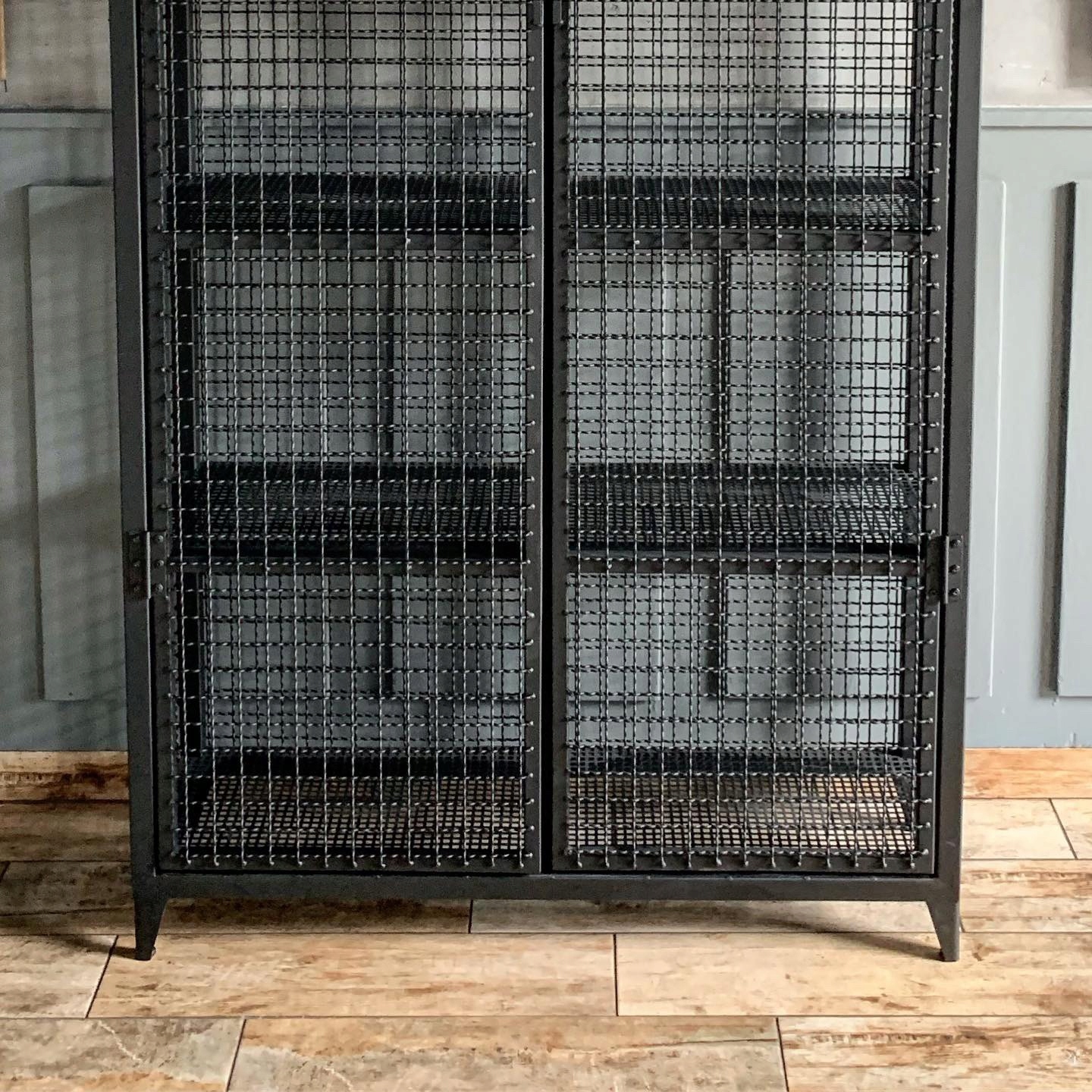 SZAFA METALOWA LOFT METALFUN Witryna Garderoba Głębokość produktu 42 cm