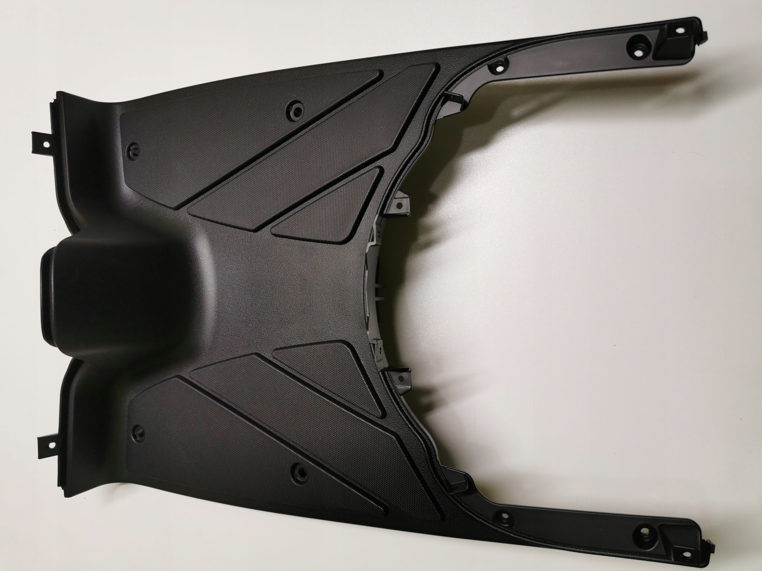 PIAGGIO TYPHOON podłoga NOWA 18-20