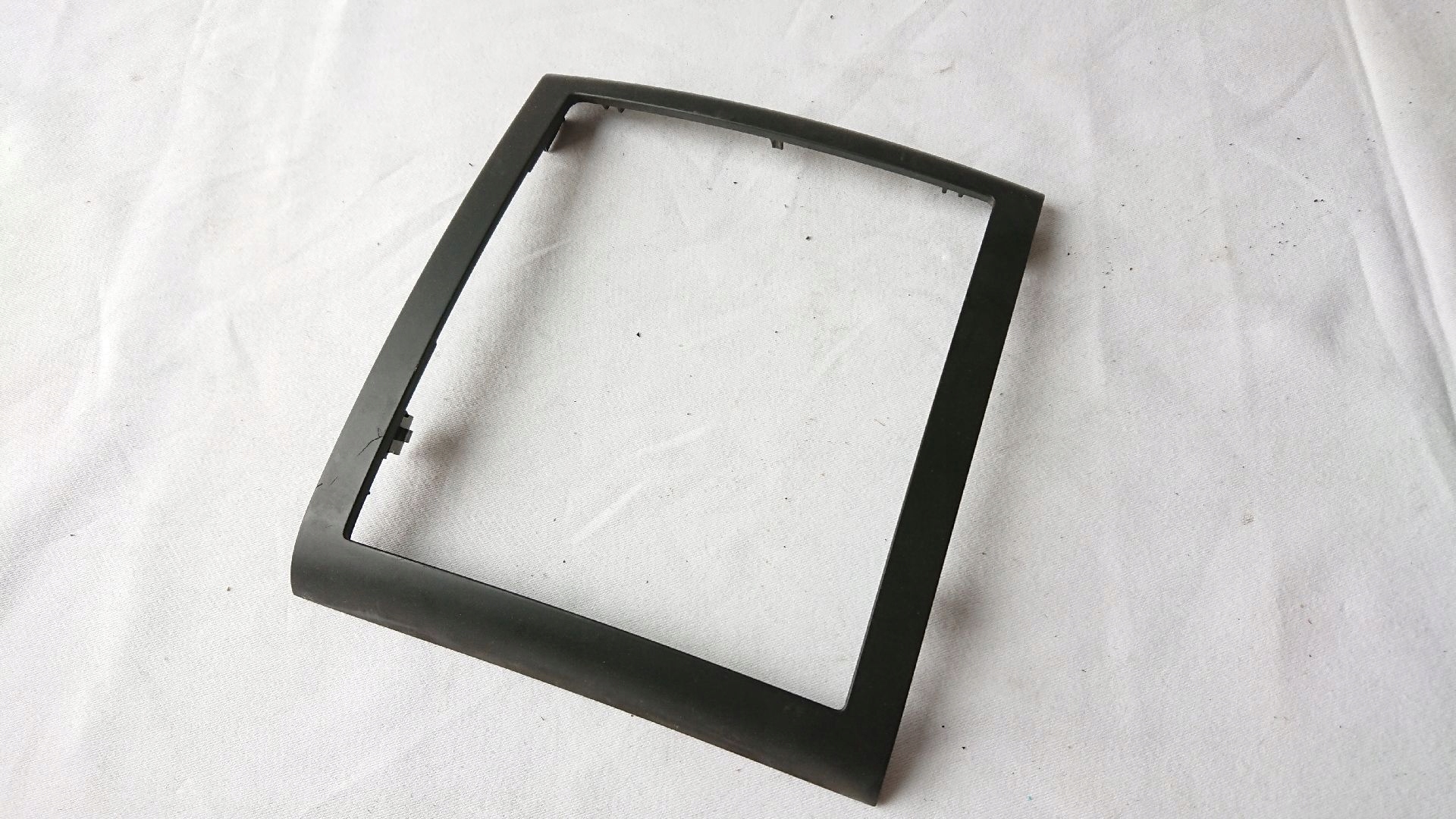 VW TOUAREG RAMKA OSŁONA OBUDOWA 7L6863337C