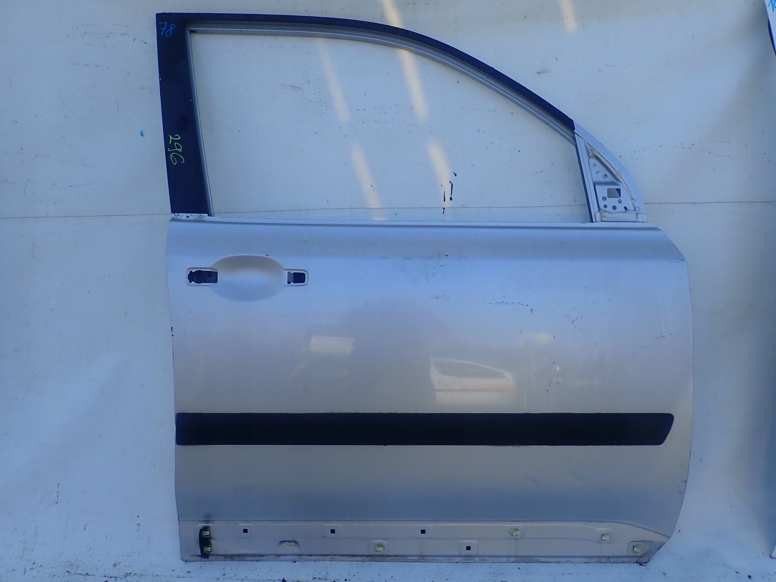 NISSAN X-TRAIL II 2 T31 08-13 door front right