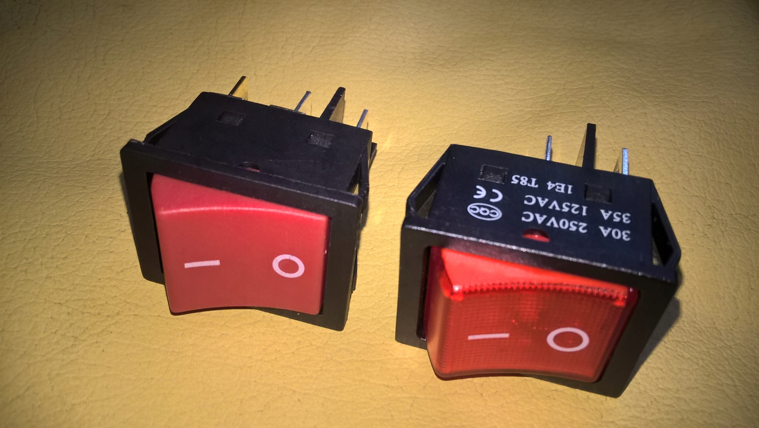 Wyłącznik włącznik do prostownika tig 30A 4 PINY SILNY !