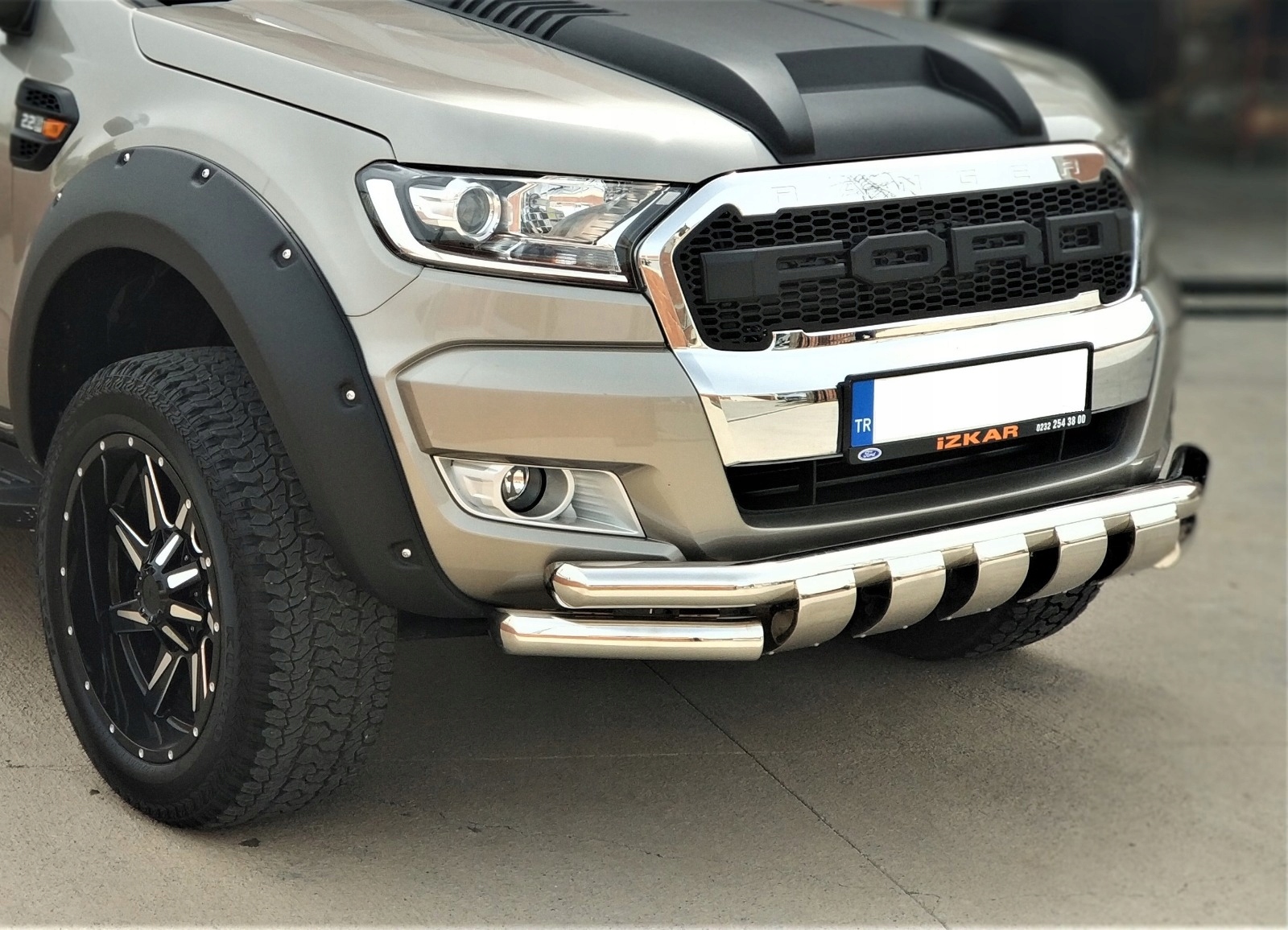 FORD RANGER MITSUBISHI L 200 ORUROWANIE PRZEDNIE EAN (GTIN) 0683489549781