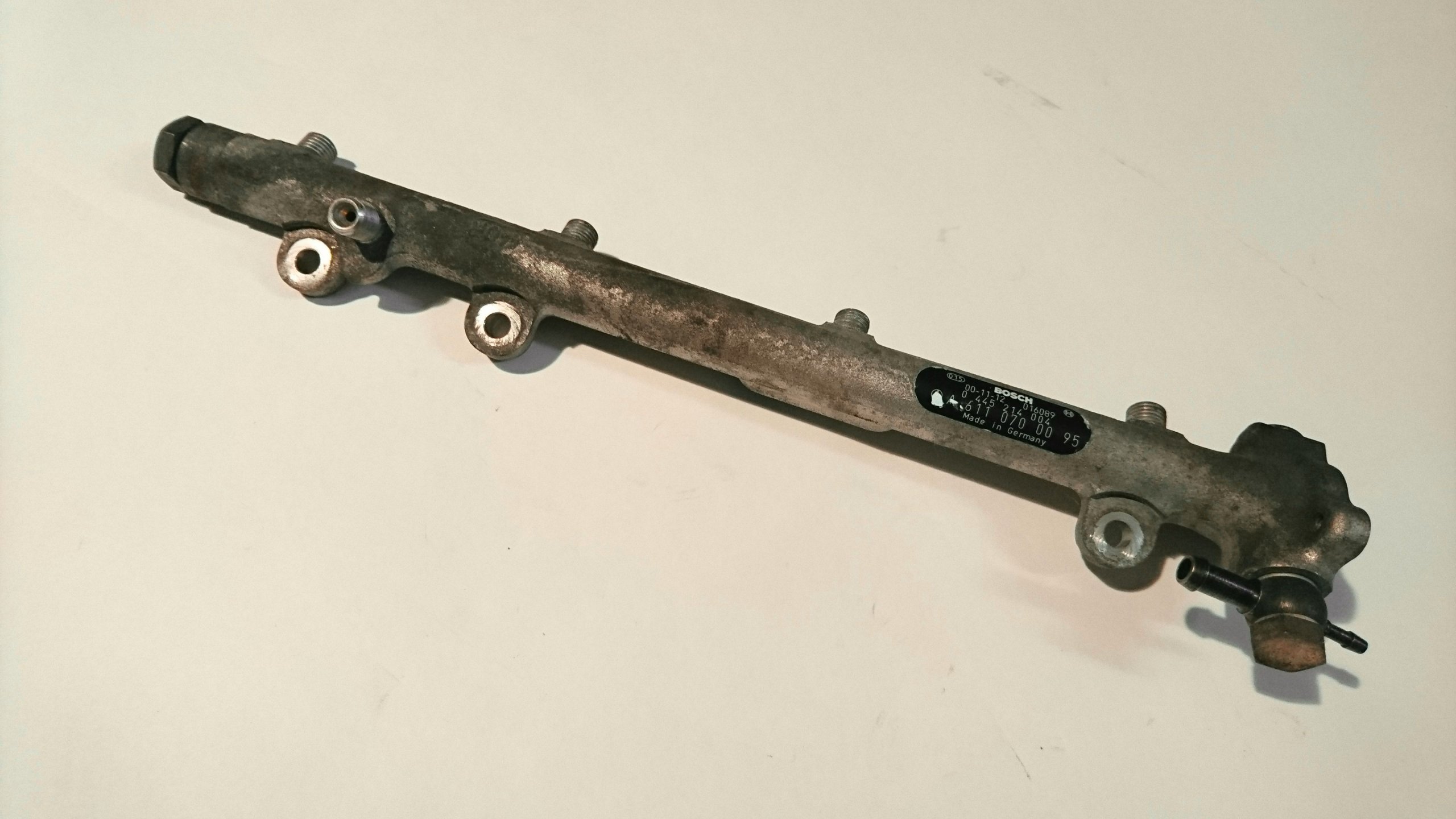 MERCEDES 2.2 CDI LISTWA WTRYSKOWA A6110700095