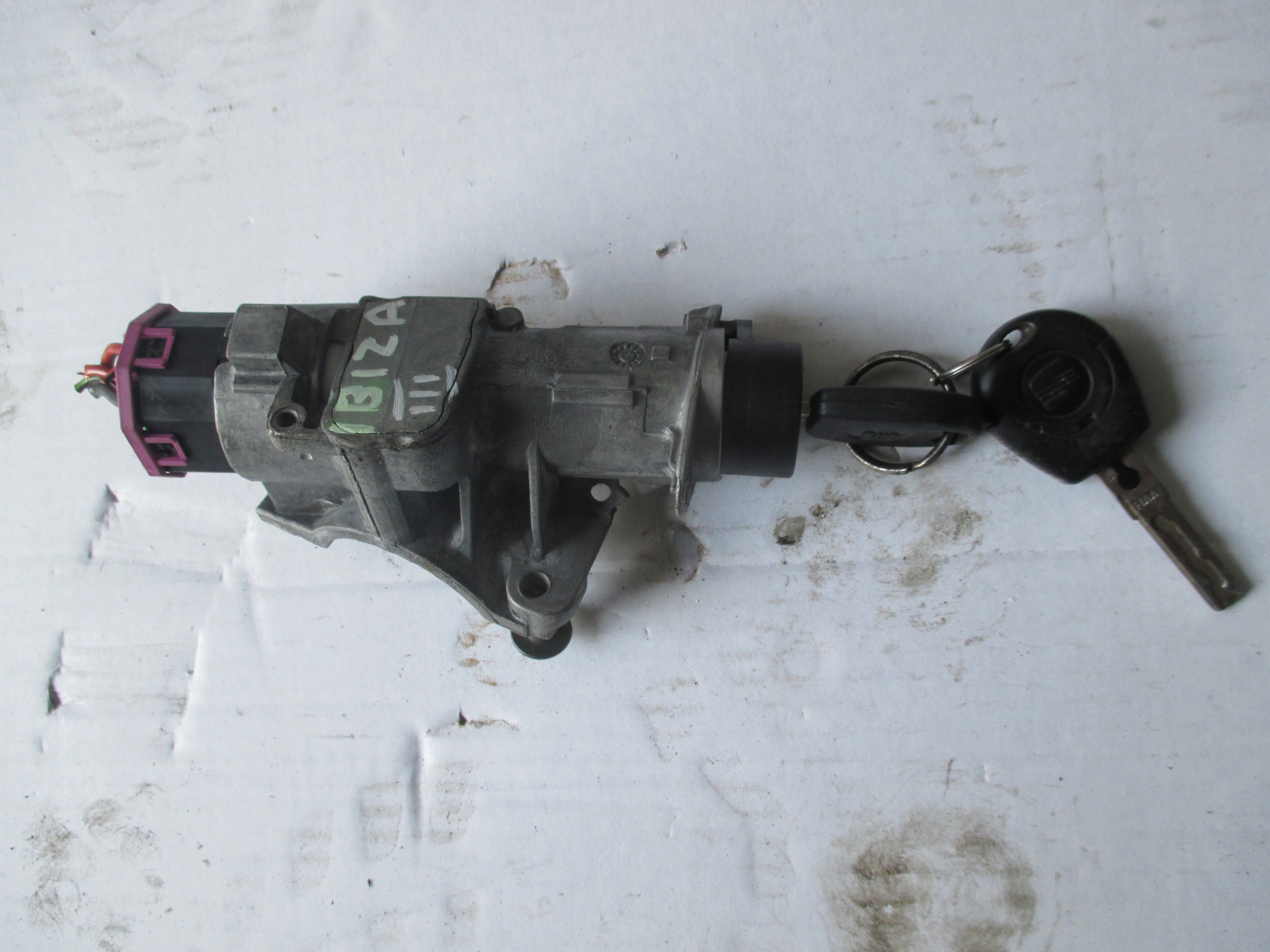 4B0905851C - Seat Ibiza III замок зажигания + ключ