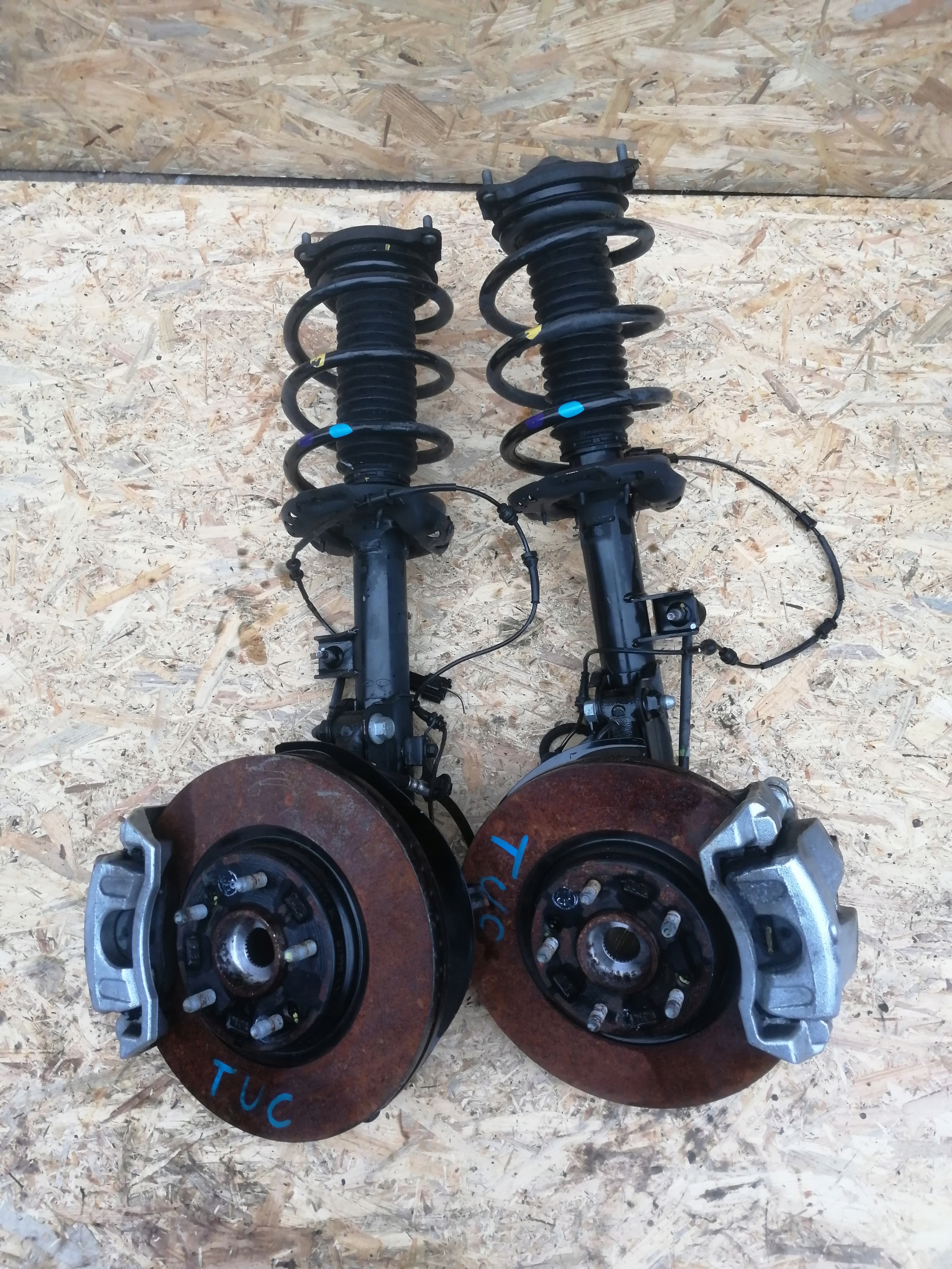 swing shock absorber left HYUNDAI TUCSON II 1.7