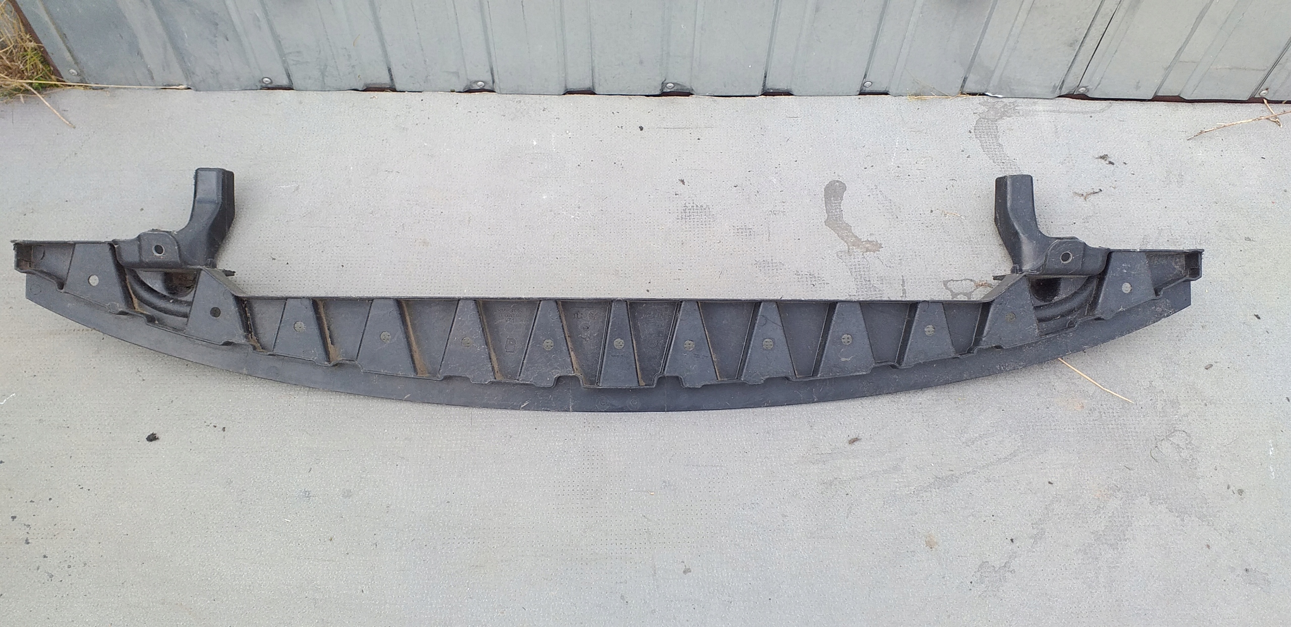 VW GOLF V 5 1K0807093 C BELKA ZDERZAKA PRZÓD KALIS