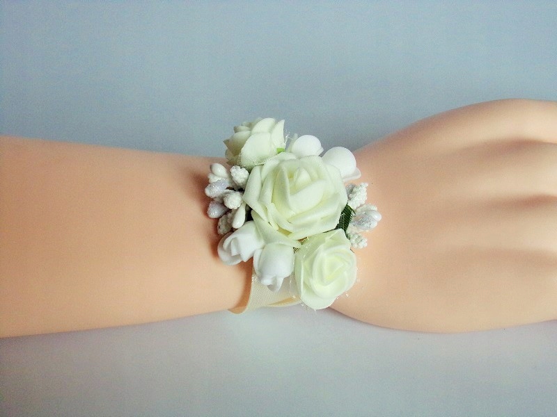 K 15 E * Kotylion bukiecik na rękę ślub studniówka Kolor dominujący wielokolorowy