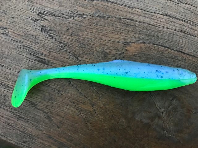 

RealisticShad Gumy Matusiak Kiełb 9cm nr 038 fluo