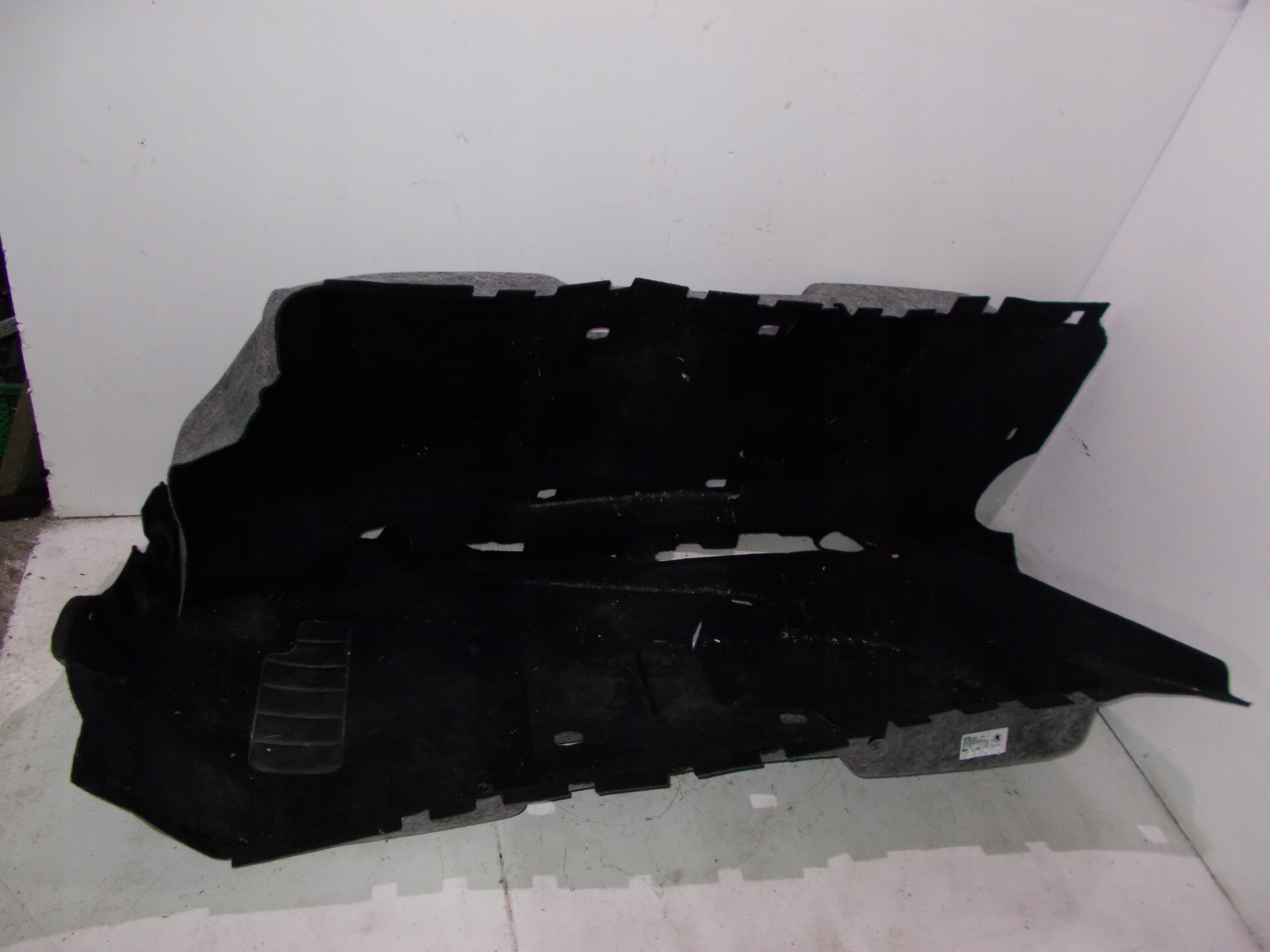 SKODA RAPID HB НАПОЛЬНОЕ ПОКРЫТИЕ 5JB863367A