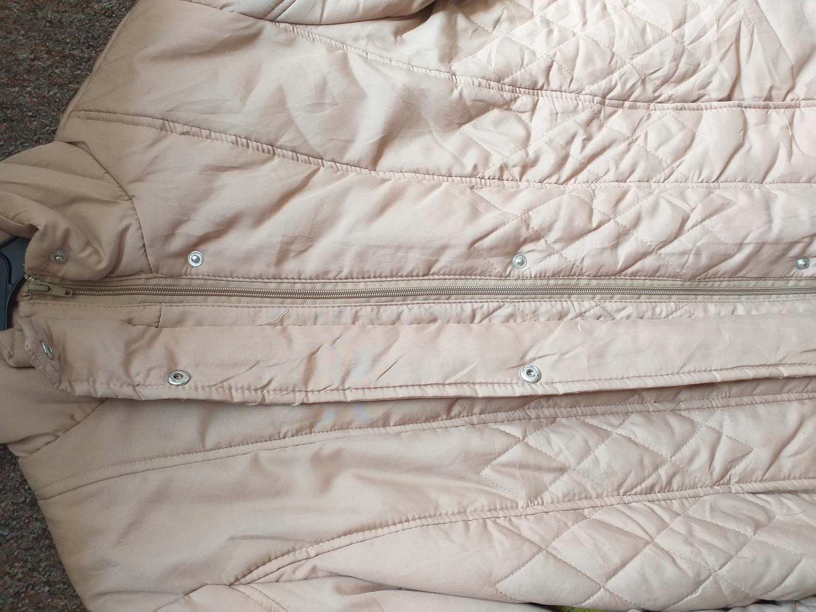 M343_BEŻOWA_WIOSENNA KURTKA Z OCIEPLENIEM_PŁASZCZ Długość do bioder