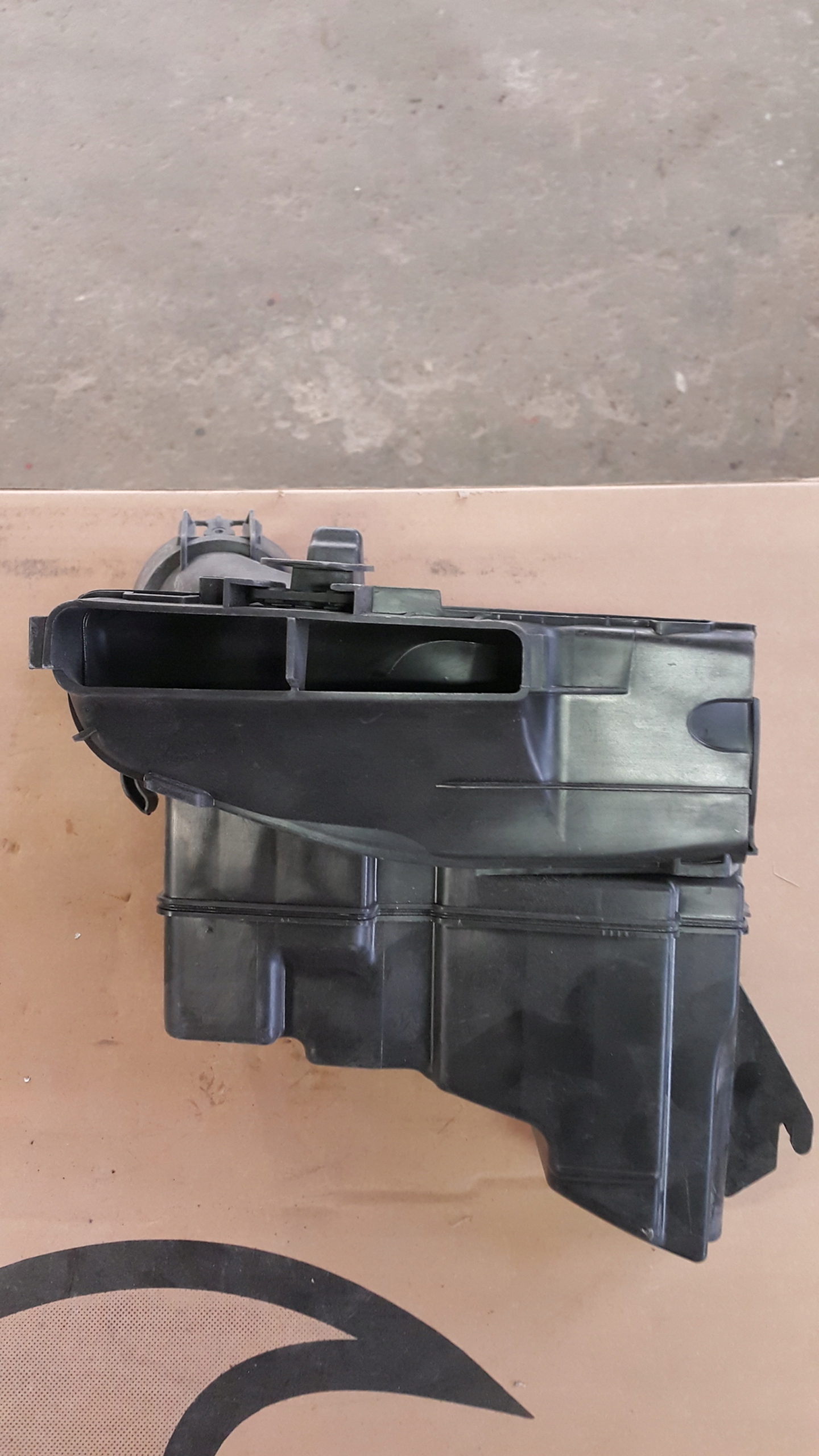 1436v6 воздушный резонатор для 208 DS3 1.6 vti