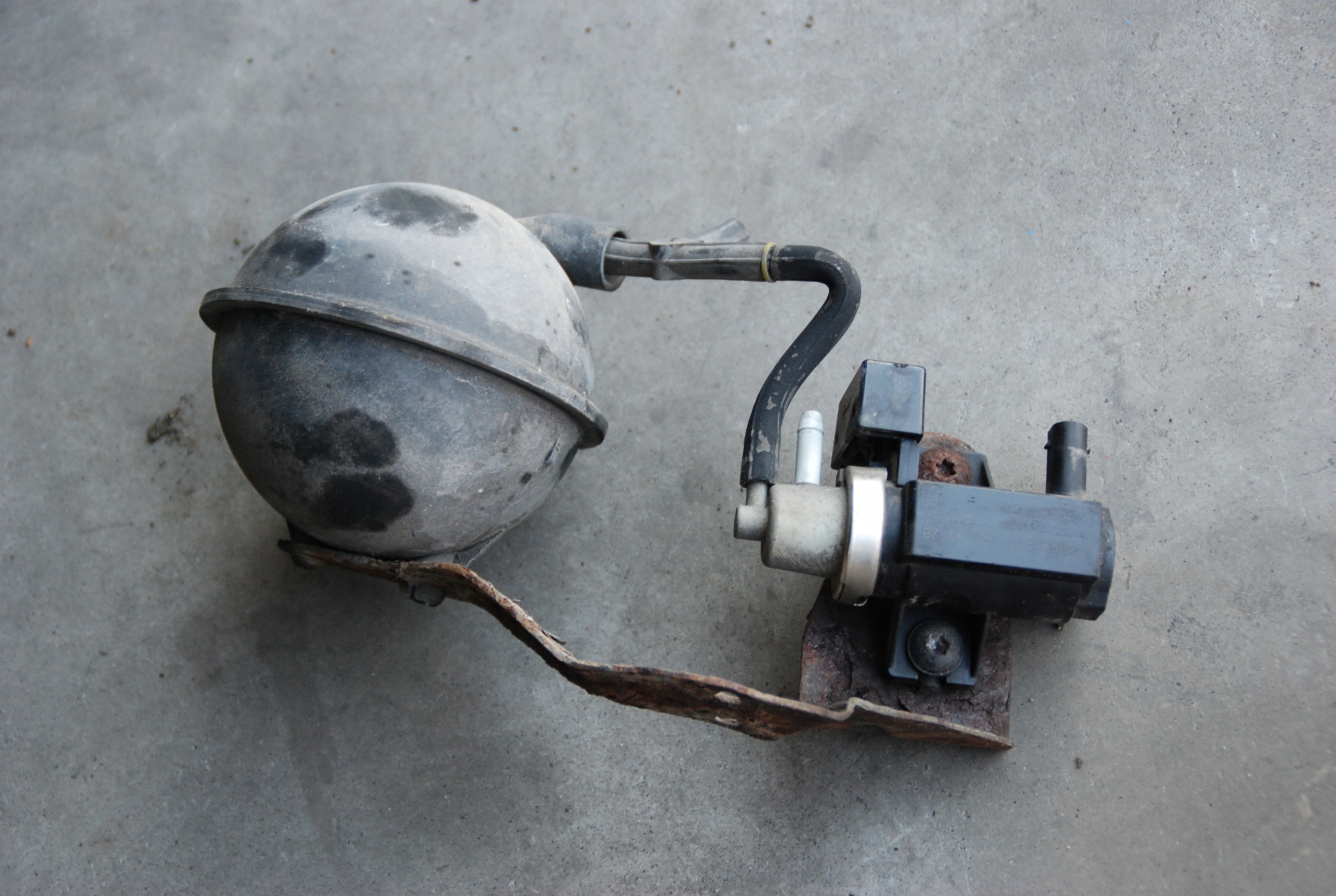 MERCEDES VITO 639 2.2 CDI ВАКУУМНИЙ КЛАПАН