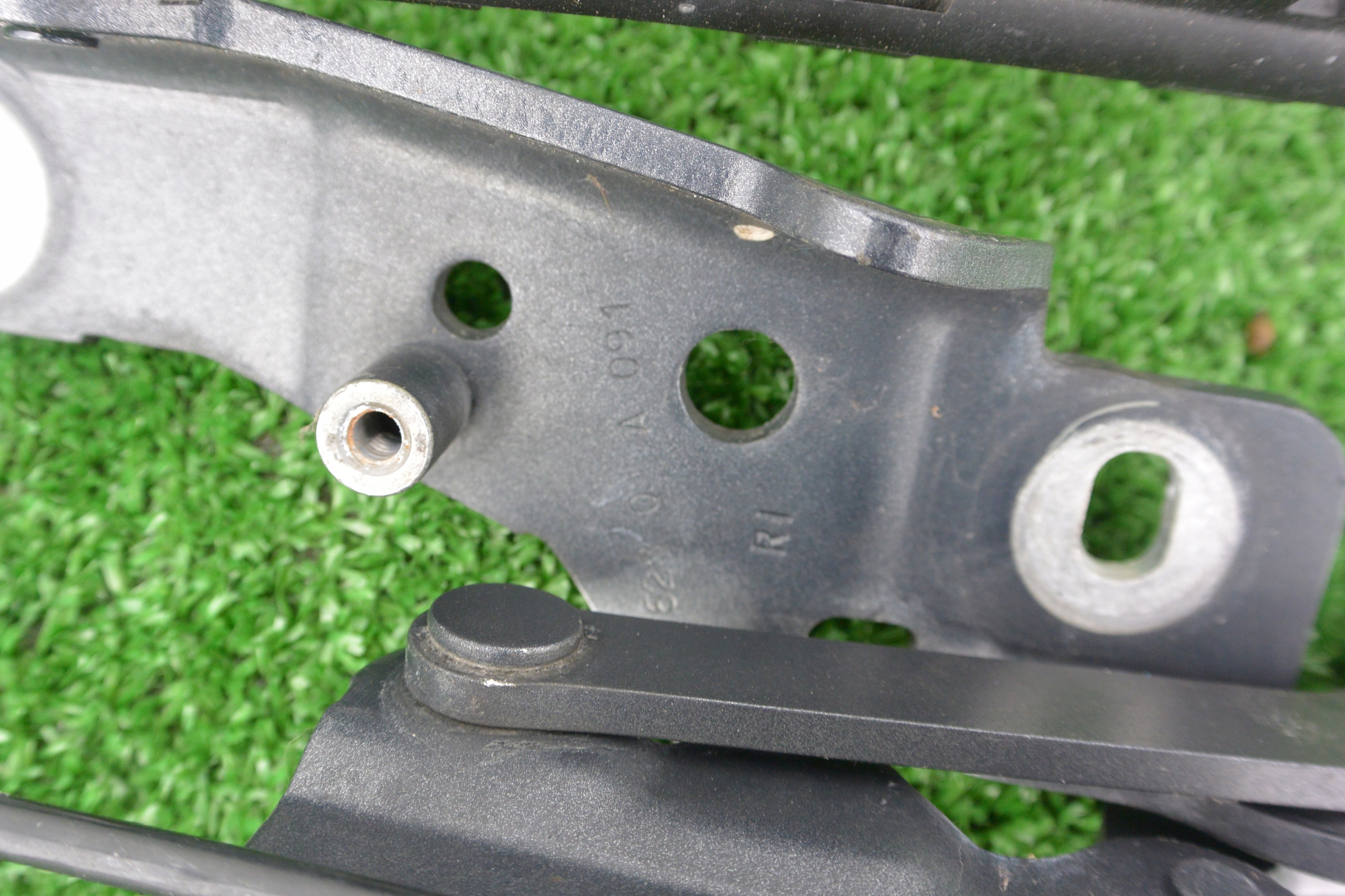 hinge bonnets right left BMW X5 X6 E70 E71 KPL
