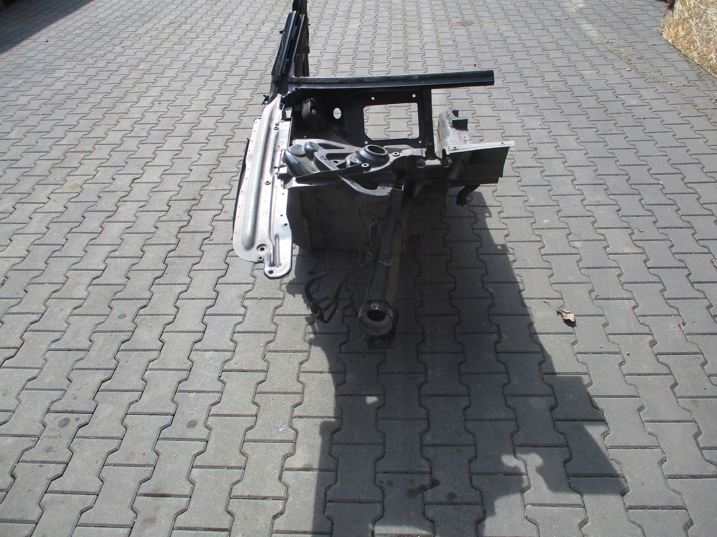 CWIARTKA PODLUZNICA AUDI A8 4E0 PRAWA Producent części Inny