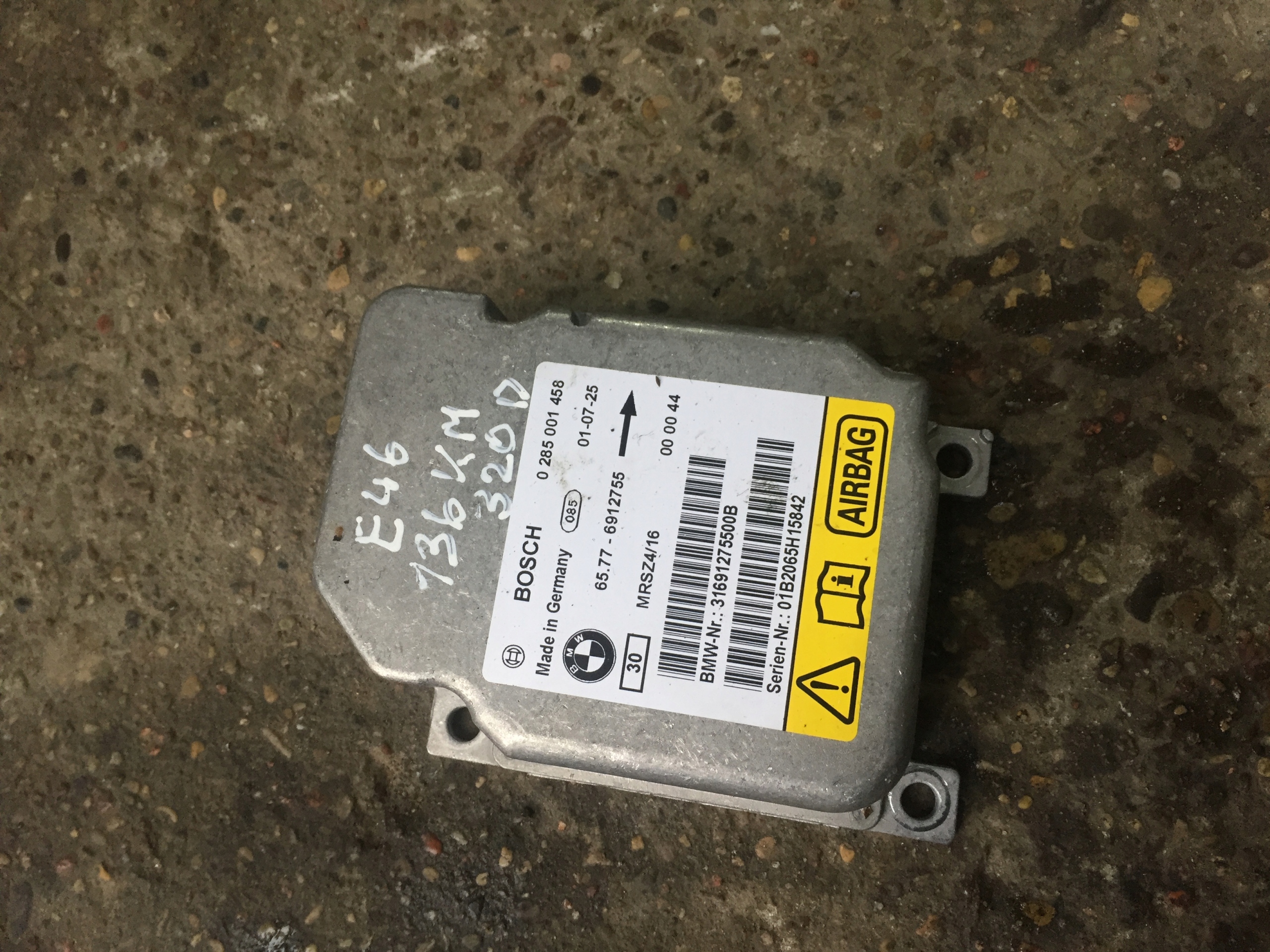 BMW E46 czujnik airbag 320d 136 KM 0 285 001 458
