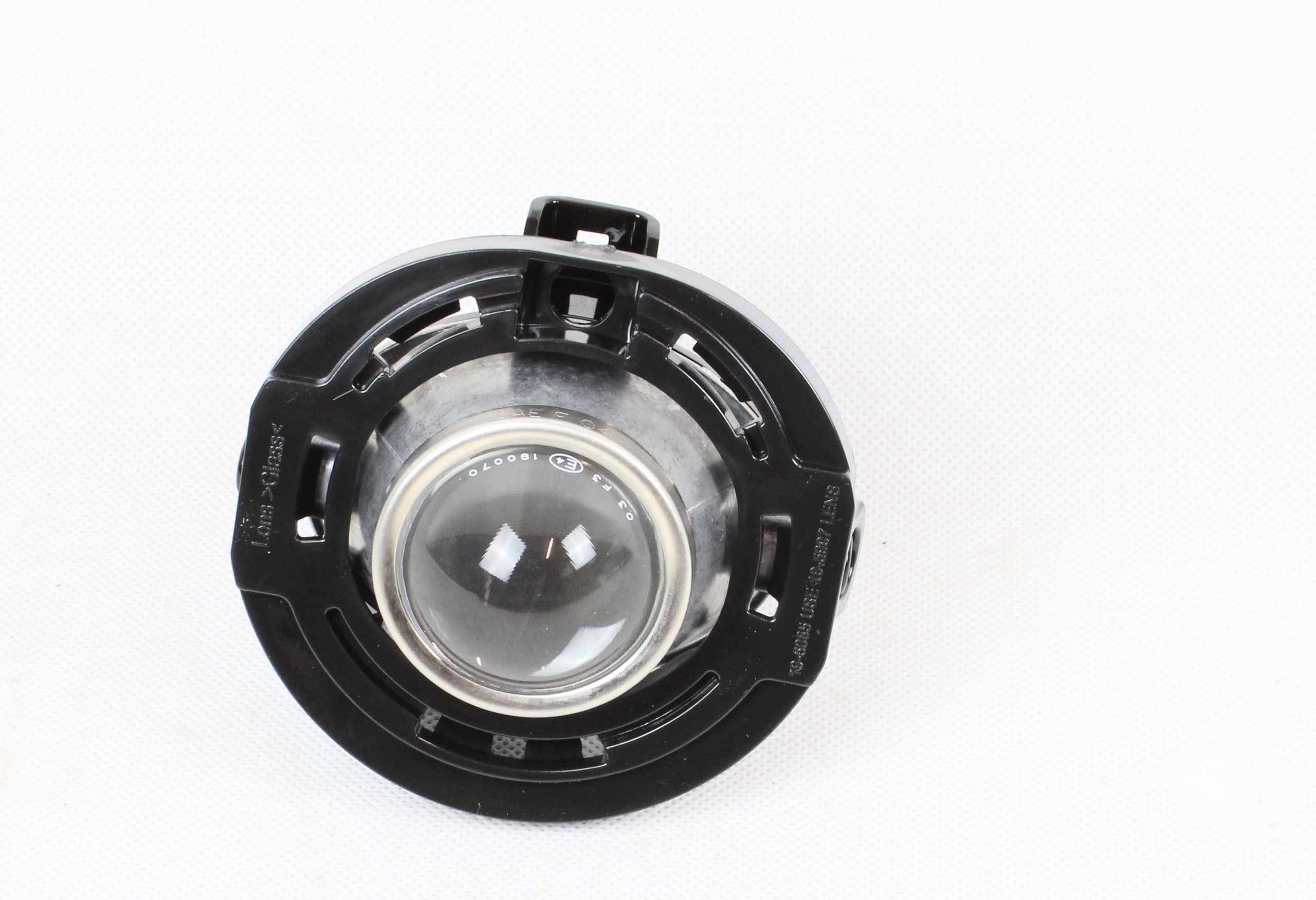 5182021AA - ПРОТИТУМАННА ФАРА CHRYSLER 300 11-