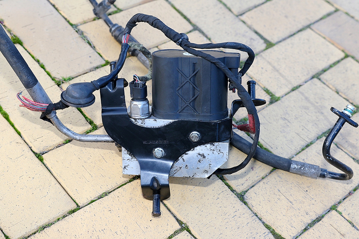 Блок клапана A2213200635 A2213200358 Mercedes W221