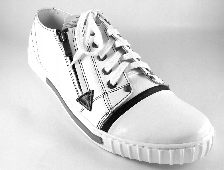 TRAMPKI Z ZAMKIEM PRODUKT POLSKI SKÓRA NAT roz. 44 Kod producenta MOS.211.C.BIA+CZA