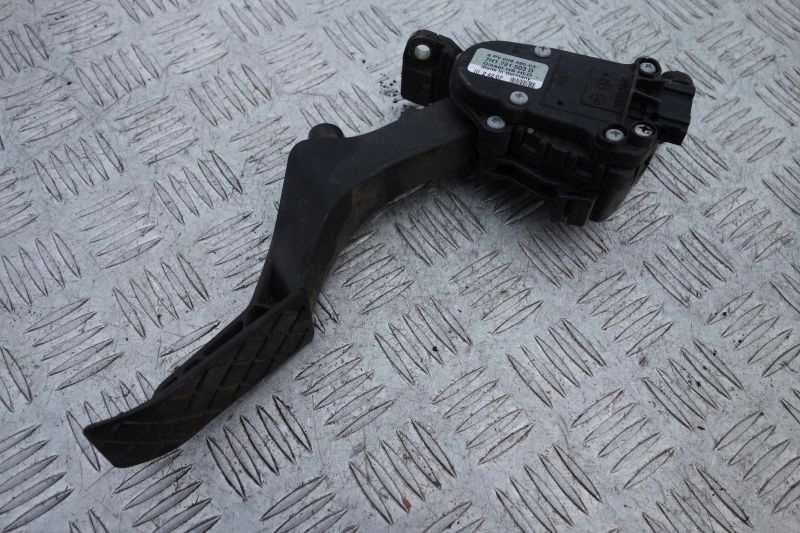 VW T5 2.5 TDI PEDAL GAZU 7H1721503D T-5