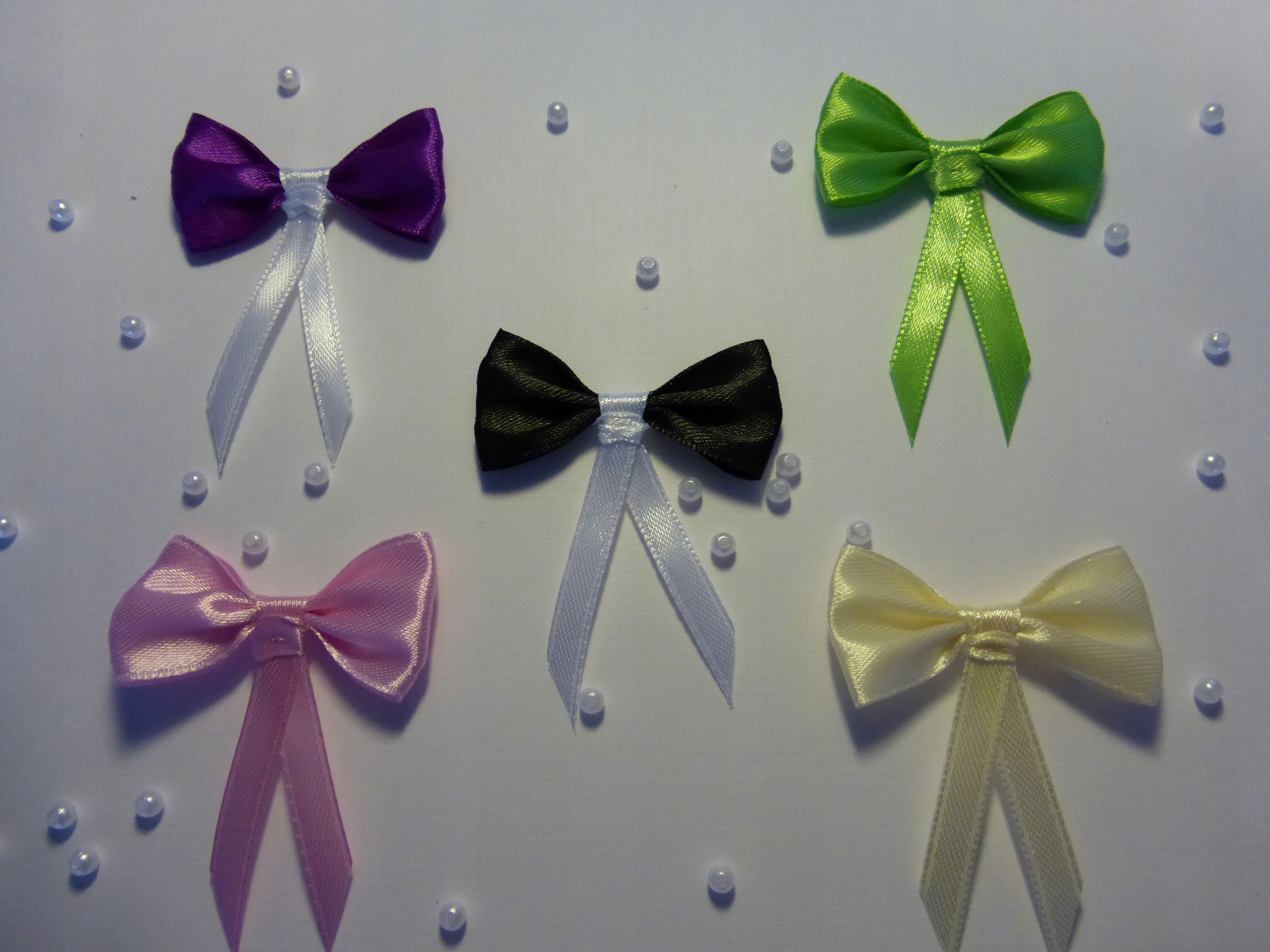 

Kotyliony przypinki dla gości kokardki wesele ślub