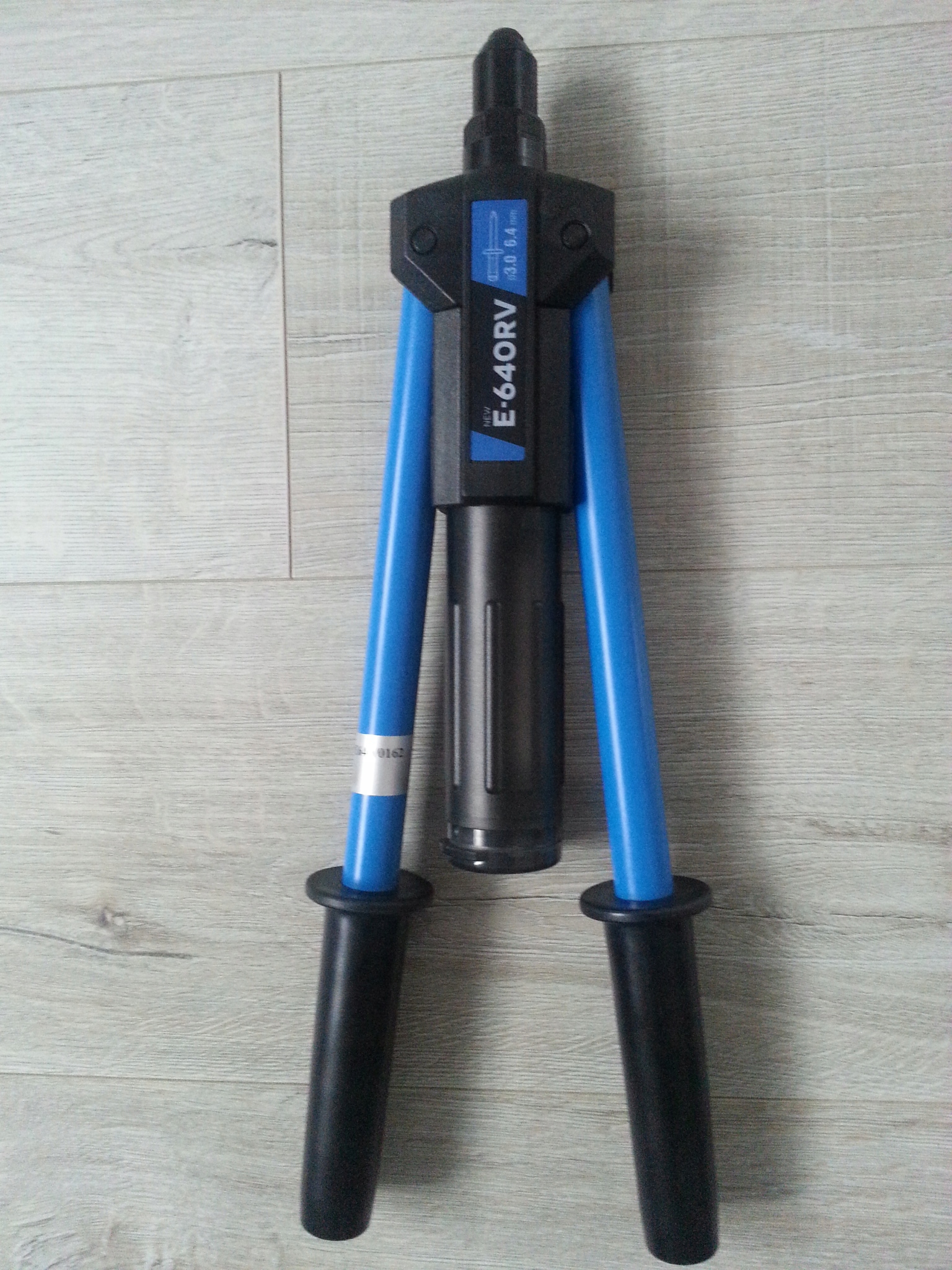 NITOWNICA DWURĘCZNA Scell-it E-640RV