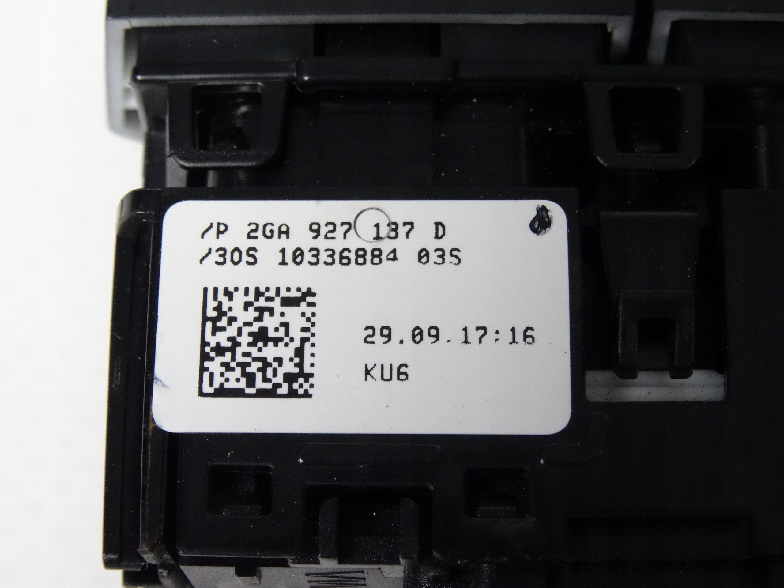 MODUŁ PRZEŁĄCZNIKÓW VW T-ROC 2GA927137D Typ samochodu Samochody osobowe