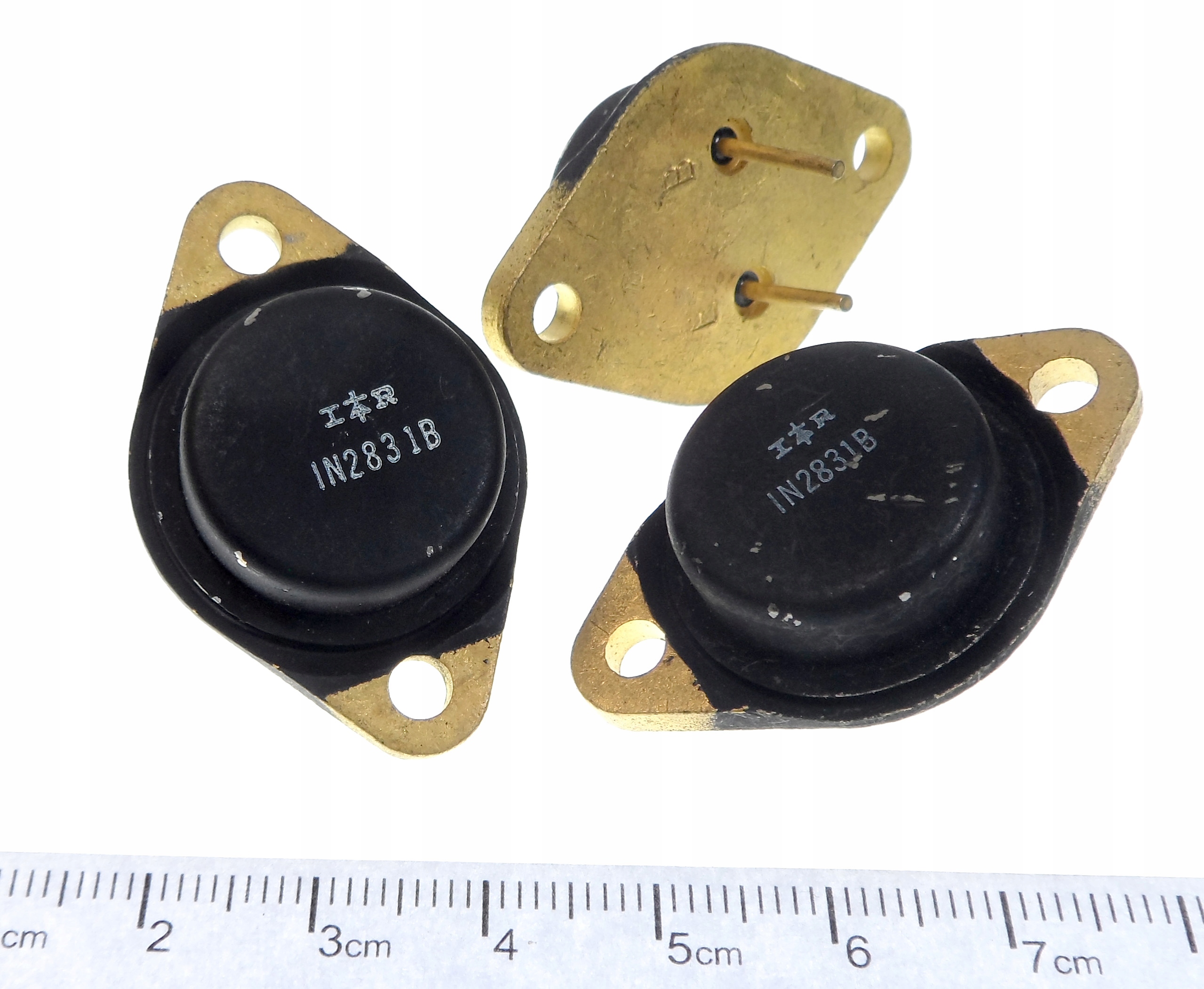 [STcs] 1N2831B dioda Zenera 51V Ir antyk