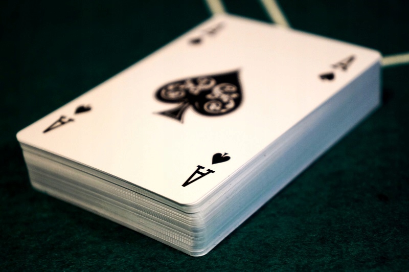 PIĘKNE KARTY DO GRY 100% PLASTIK POKER BRYDŻ +ETUI Typ Podstawa