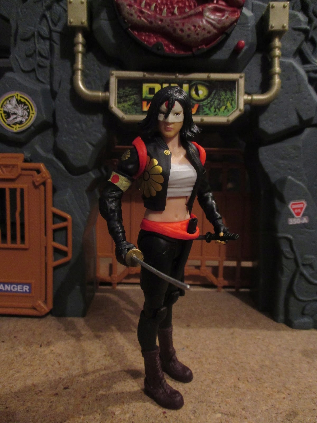 MATTEL Katana Suiscide Squad 16x27cm