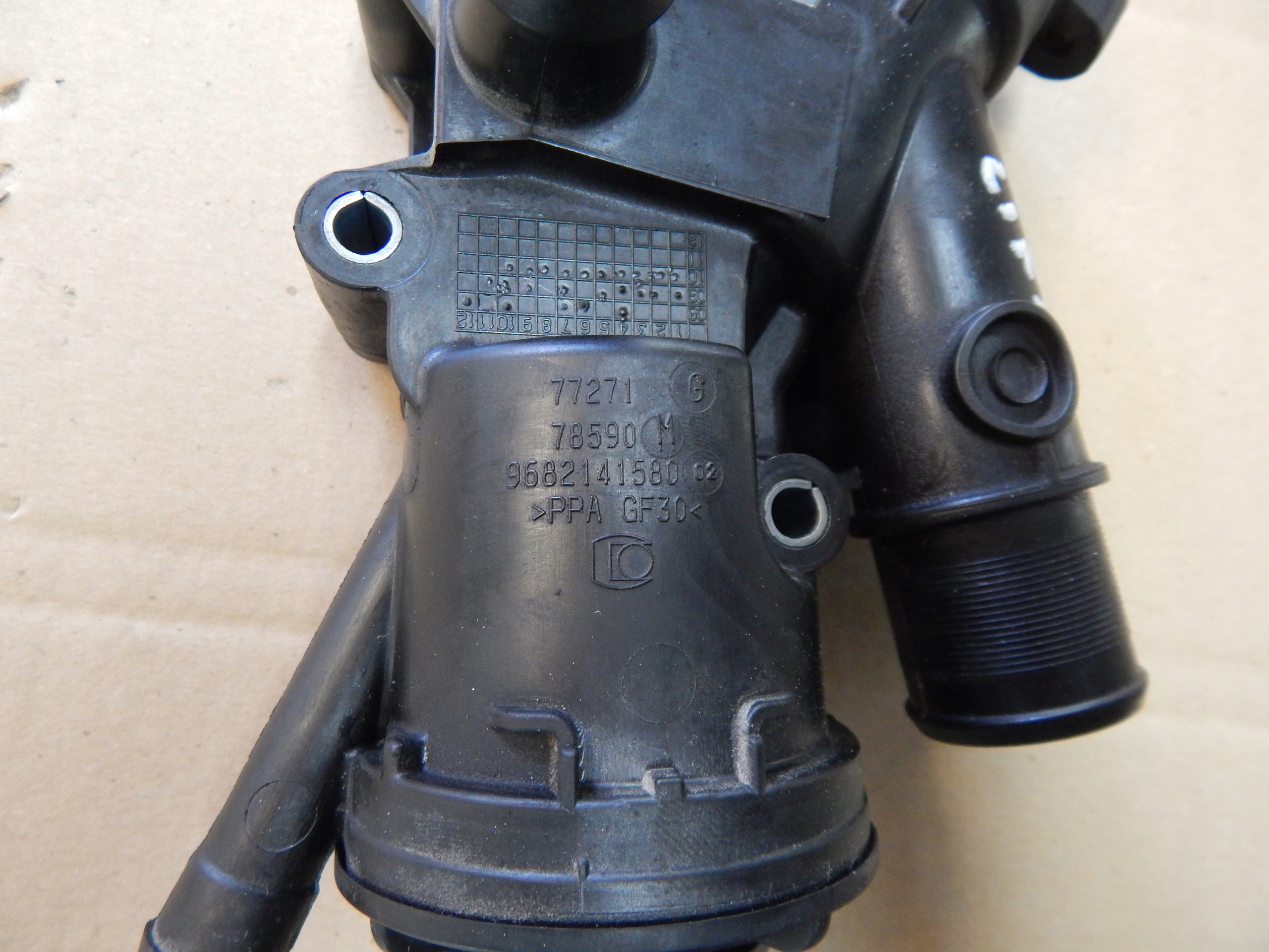 OBUDOWA TERMOSTATU FORD MONDEO MK4 LIFT 2.0 TDCI Jakość części (zgodnie z GVO) O - oryginał z logo producenta pojazdu (OE)