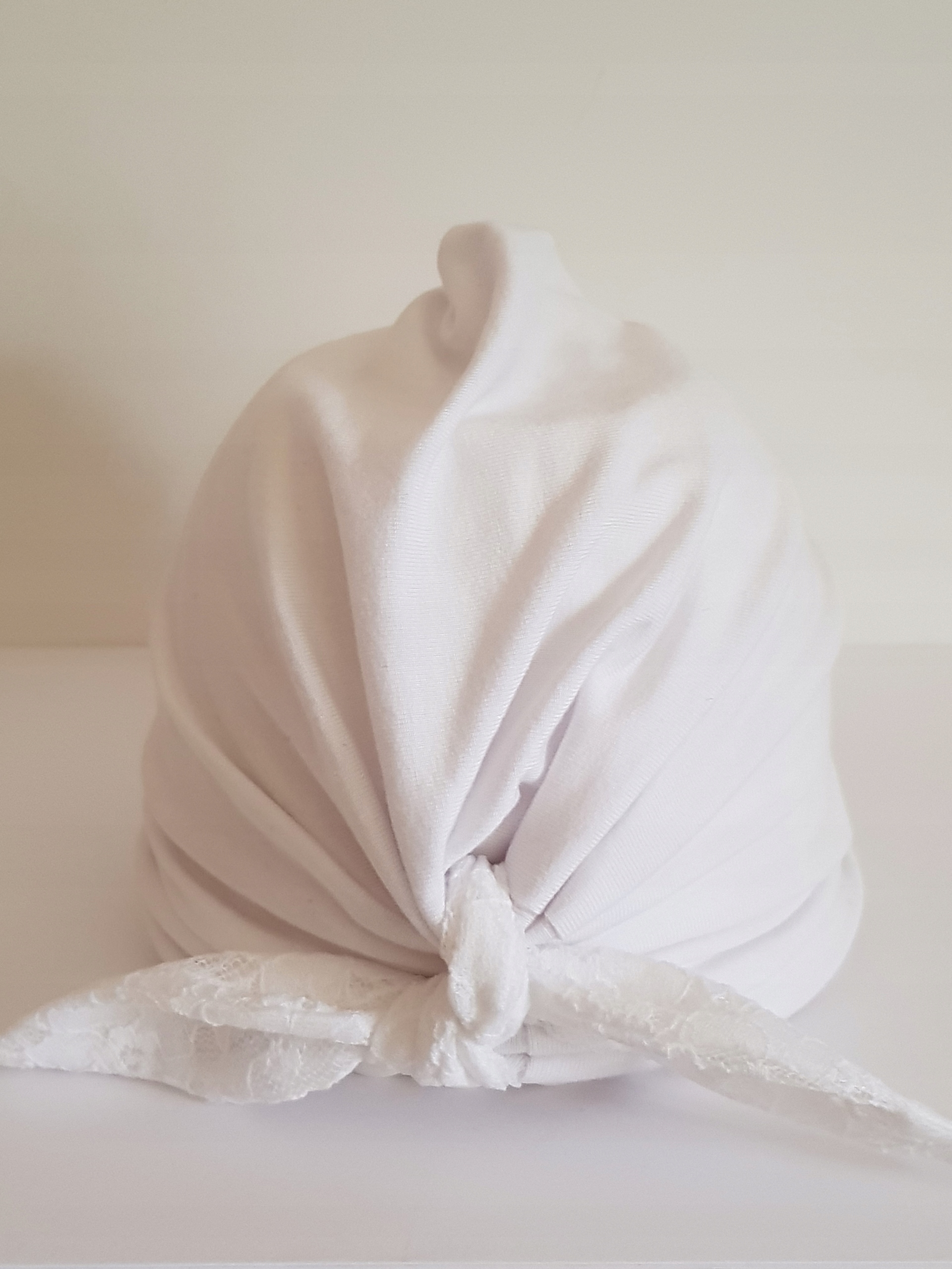 CZAPKA TURBAN PIN UP CHRZEST KORONKA 0-12M-CA BIEL Marka Kamiś