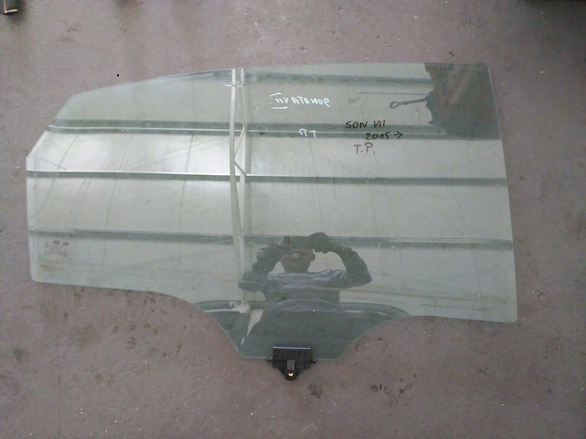 2016 2017 - HYUNDAI SONATA VII LF 2015 - СТЕКЛО ПРАВОЙ ЗАДНЕЙ ДВЕРИ