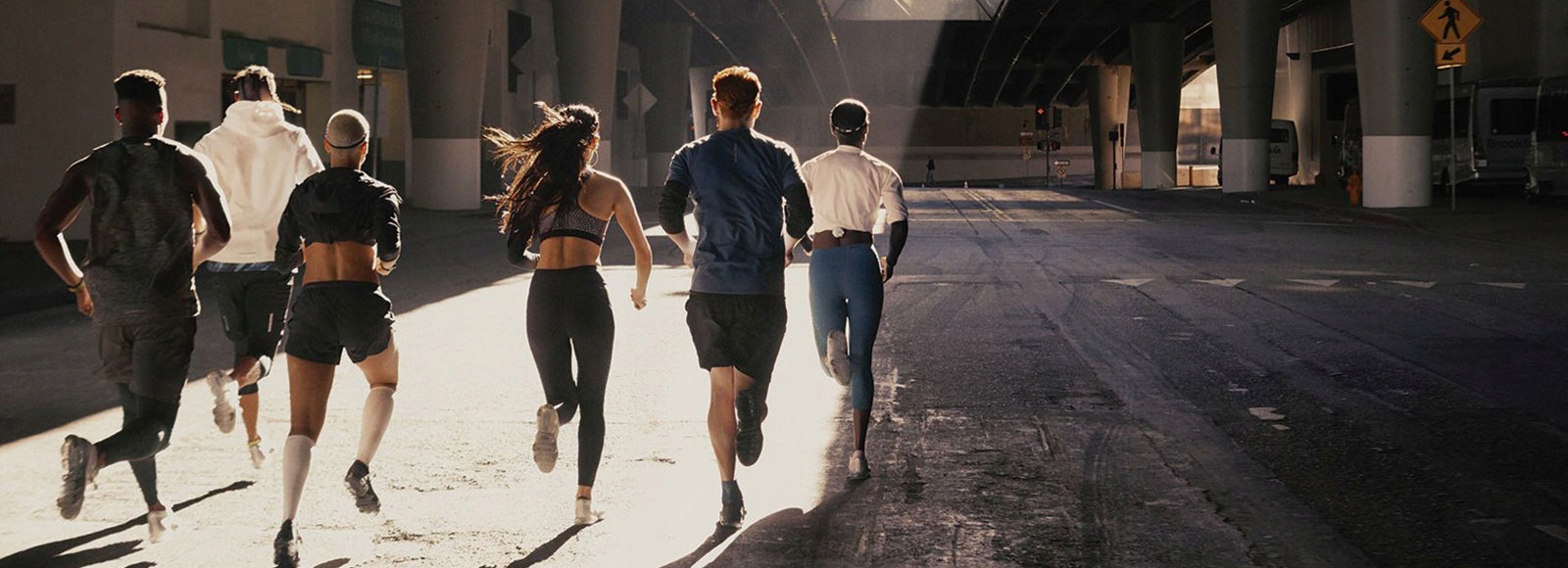 NIKE PRINTED RACER SHORT damskie spodenki S Marka Nike