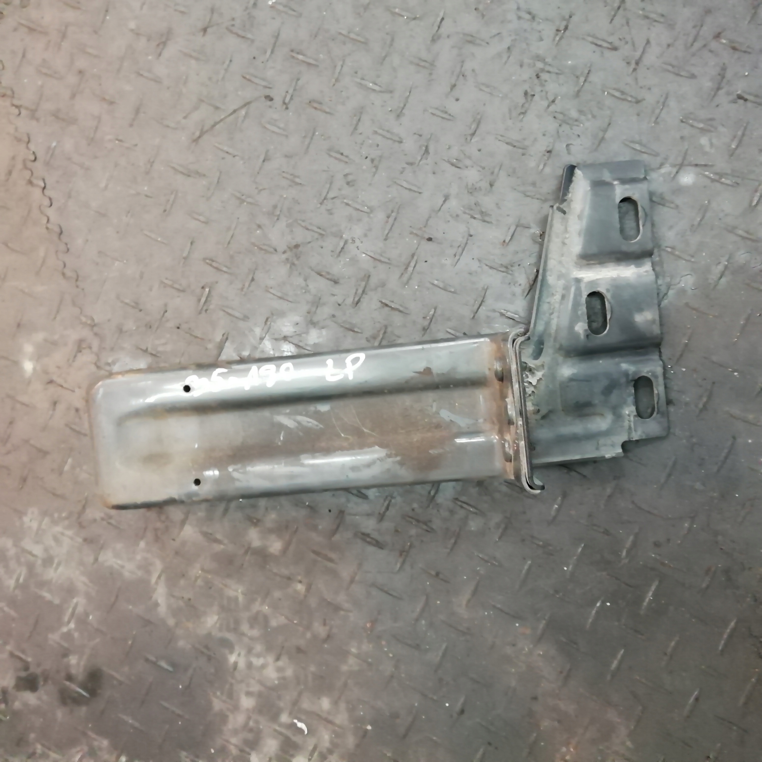 КРЕПЛЕНИЕ БАМПЕРА ЛЕВЫЙ ПЕРЕДНИЙ IVECO DAILY IV 14-