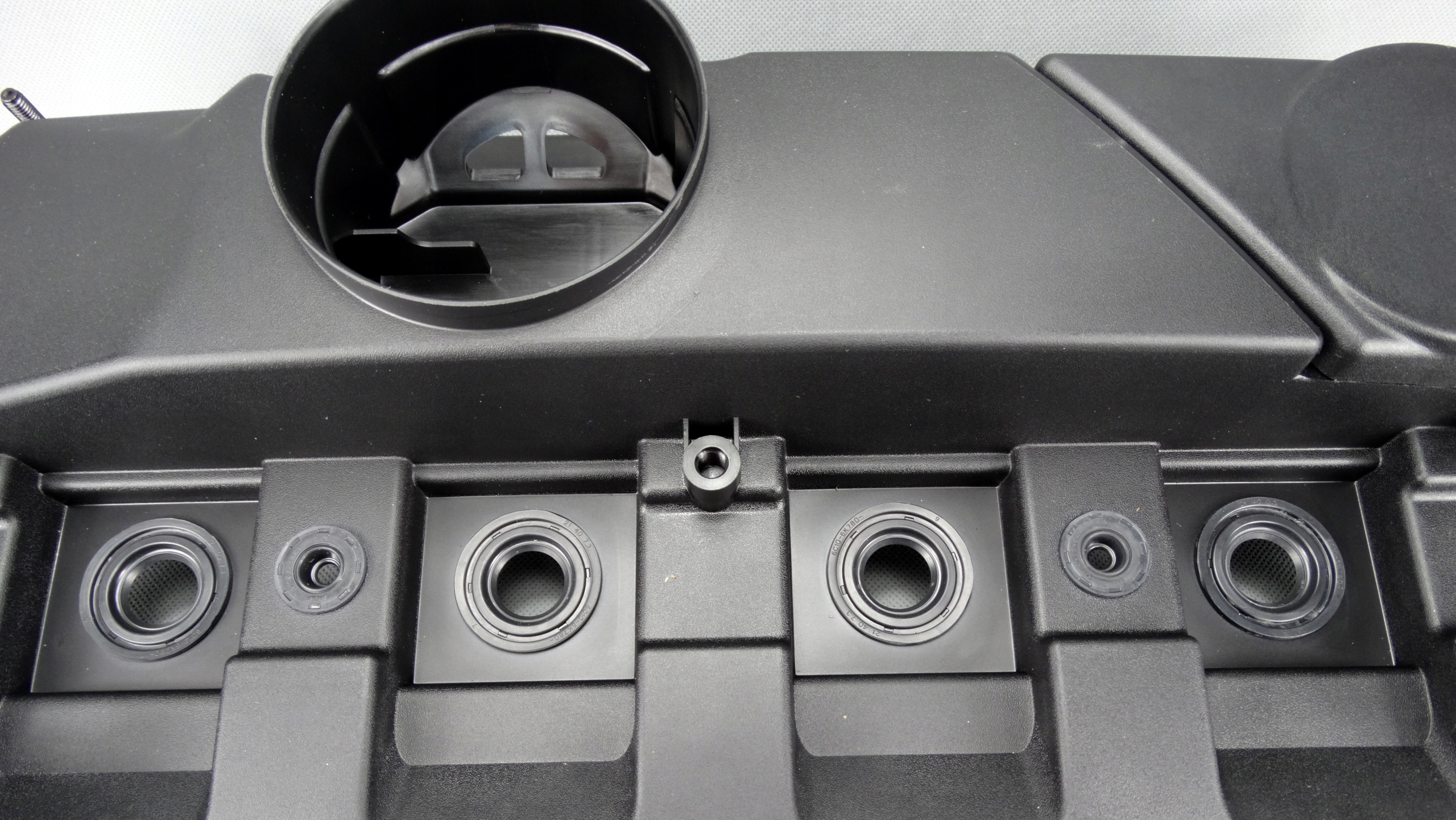 POKRYWA ZAWORÓW FORD TRANSIT 2006 - 2012 2.2TDCI Producent części Dr.Motor